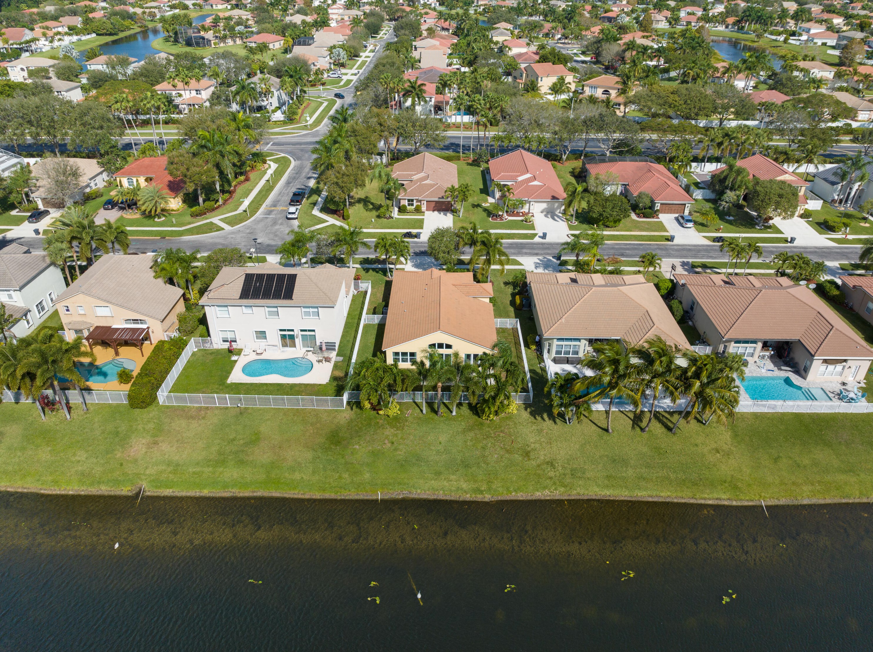 5266 Oakmont Village Cir, Lake Worth FL  33463-8200 exterior