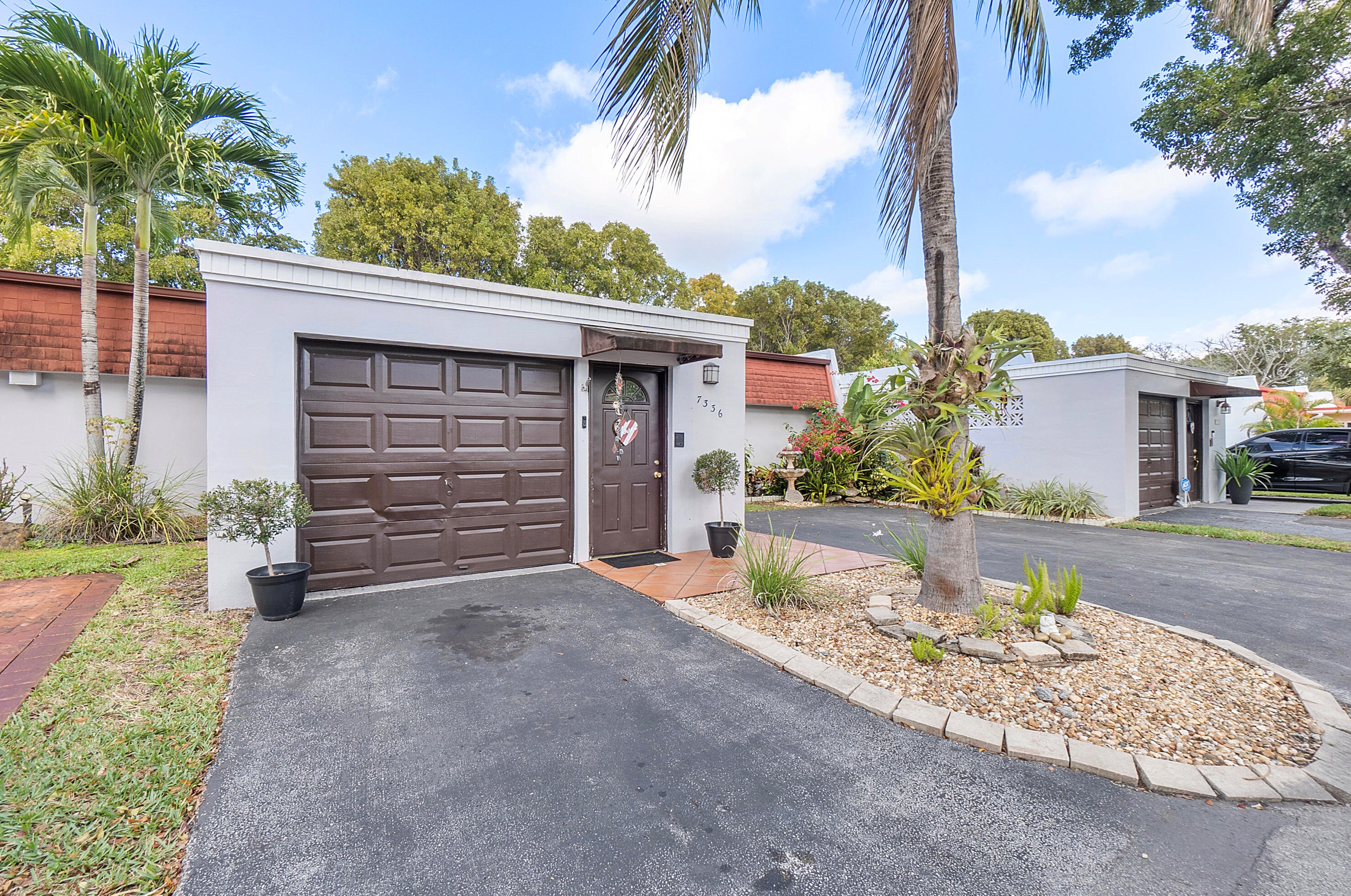 7336 Stardust Dr, Hialeah, FL 33015
