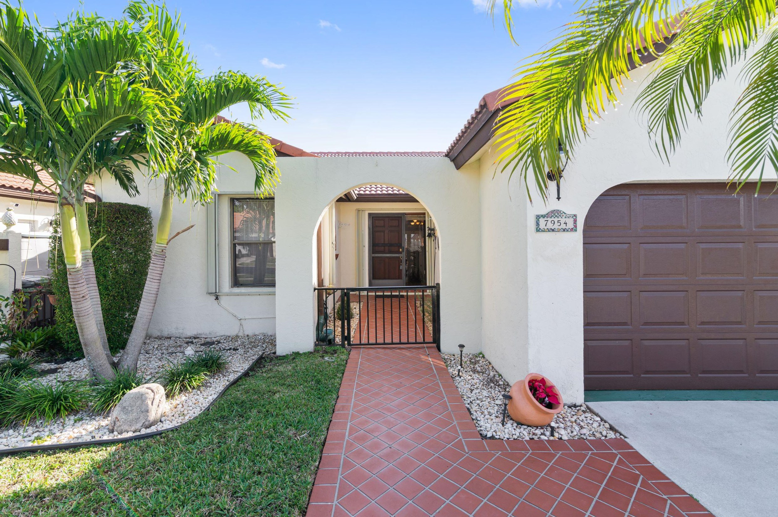 7954 Villa Nova Dr, Boca Raton, FL 33433