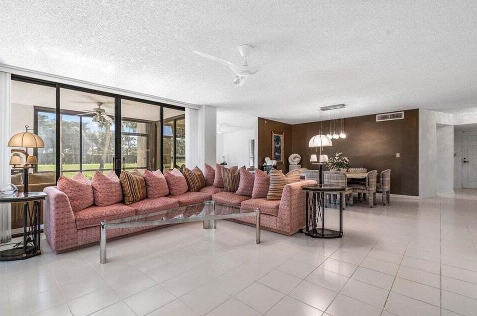 7572 Regency Lake Dr, Boca Raton FL 33433-2835 exterior