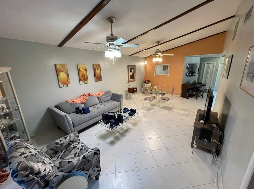 438 Briarwood Cir, Hollywood, FL 33024