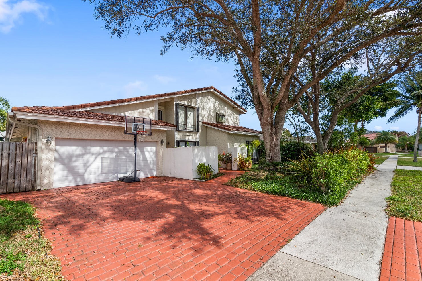 6601 Hollandaire Dr, Boca Raton, FL 33433-7512