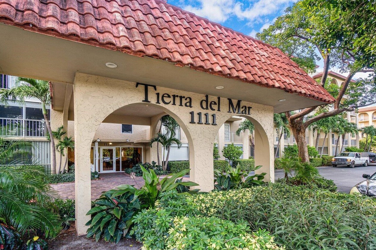 1111 S Ocean Blvd #4210, Boca Raton, FL 33432