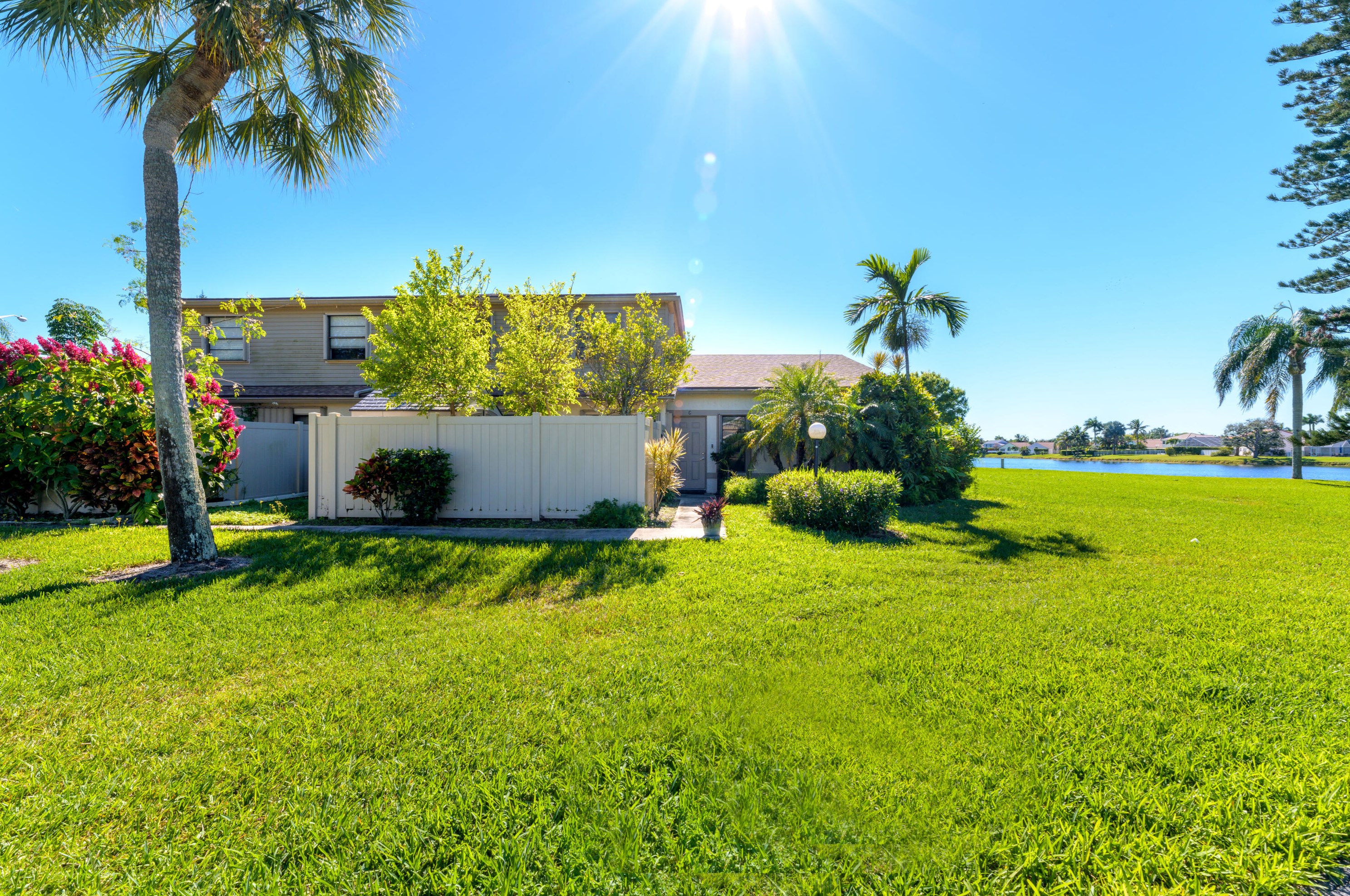 4451 Willow Pond Rd, West Palm Beach, FL 33417-8291