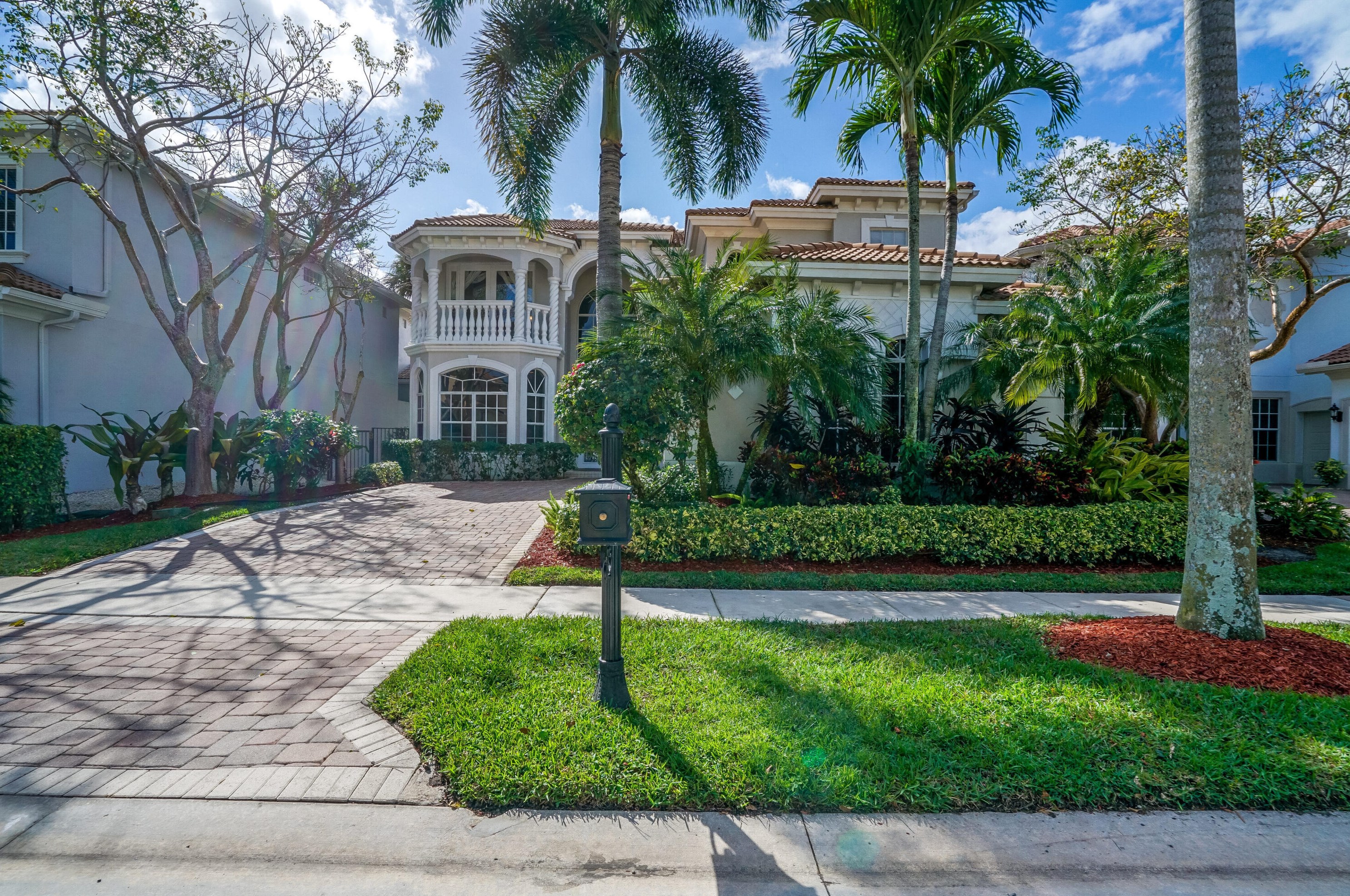 8168 Valhalla Dr, Delray Beach, FL 33446