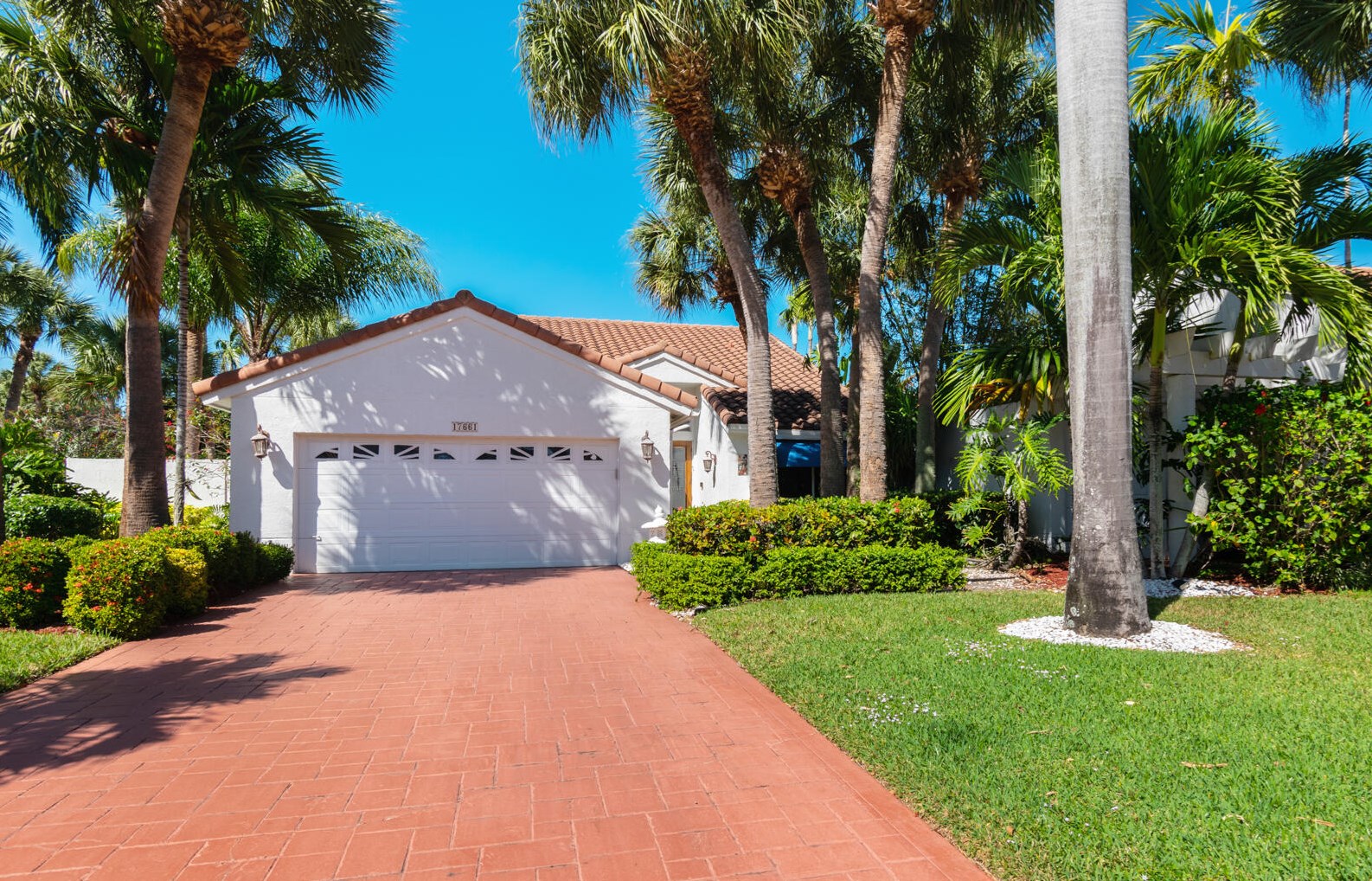17661 Candlewood Ter, Boca Raton, FL 33487-1272