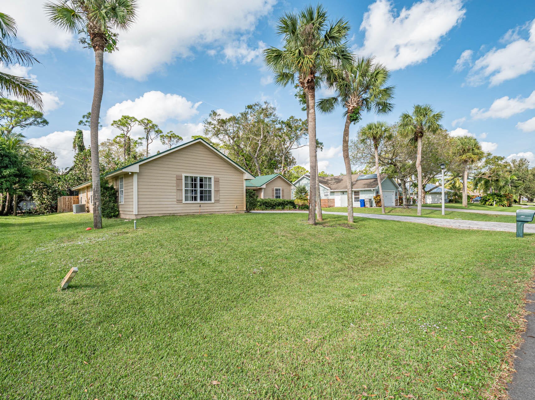 635 39th Ct, Vero Beach, FL 32968