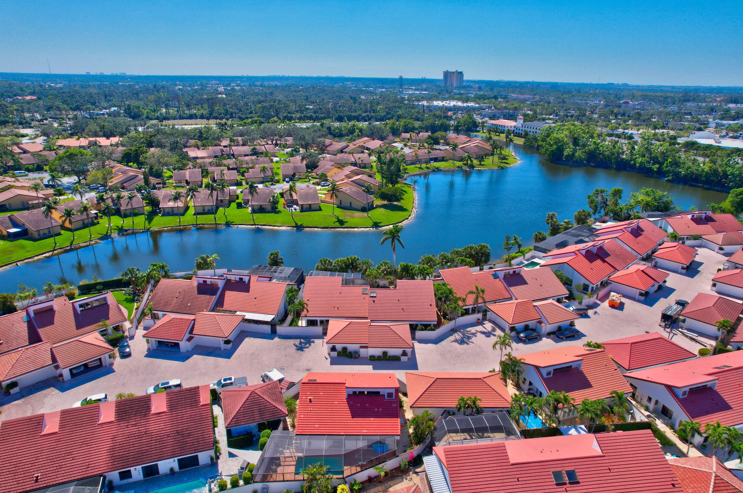 5458 Harbour Castle Dr, Fort Myers FL 33907-7844 exterior