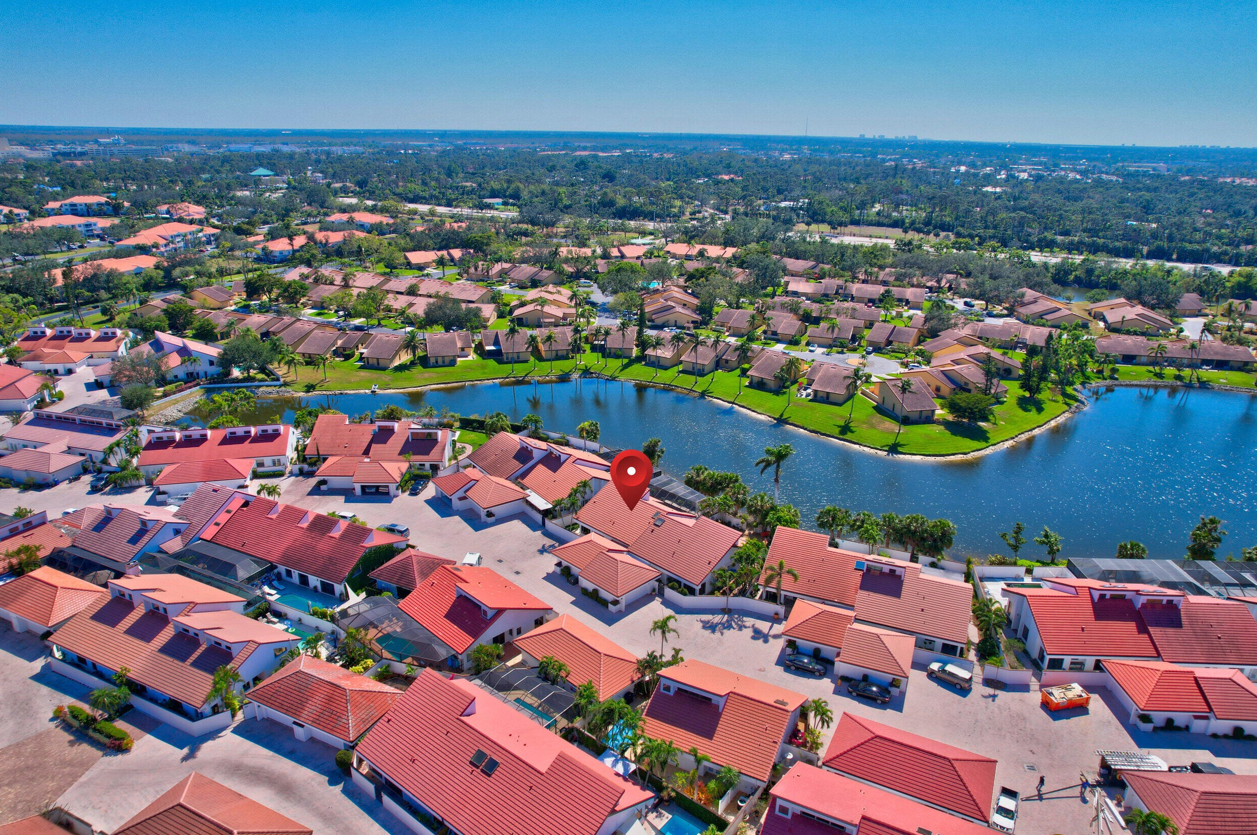 5458 Harbour Castle Dr, Fort Myers FL 33907-7844 exterior