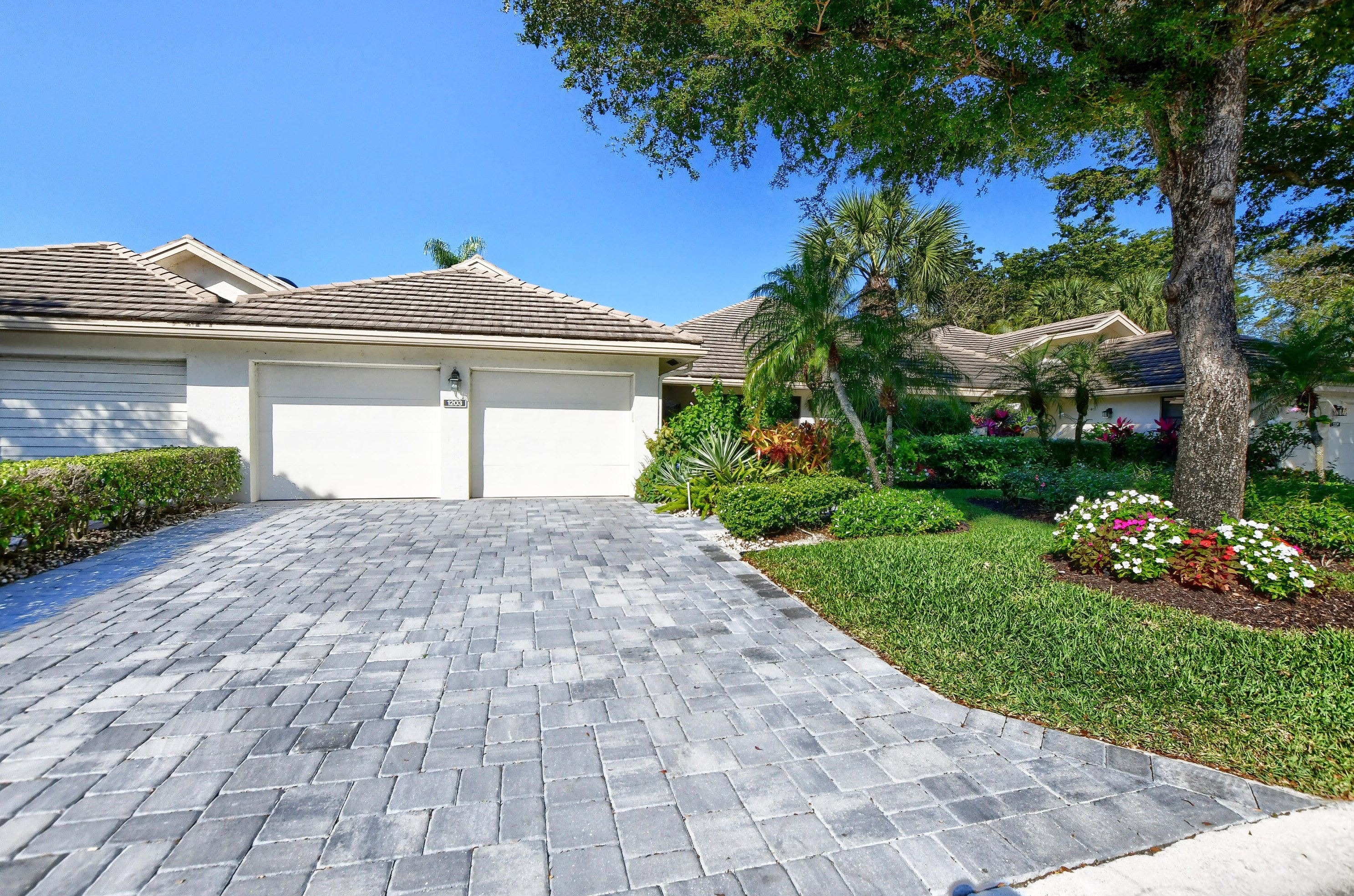 20031 Waters Edge Cir, Boca Raton, FL 33434-3586