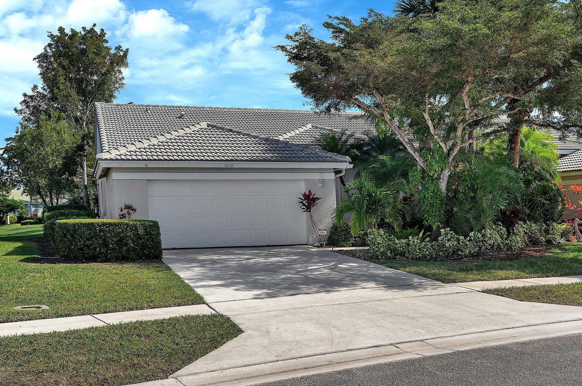 8910 Brittany Lakes Dr, Boynton Beach, FL 33472-2513