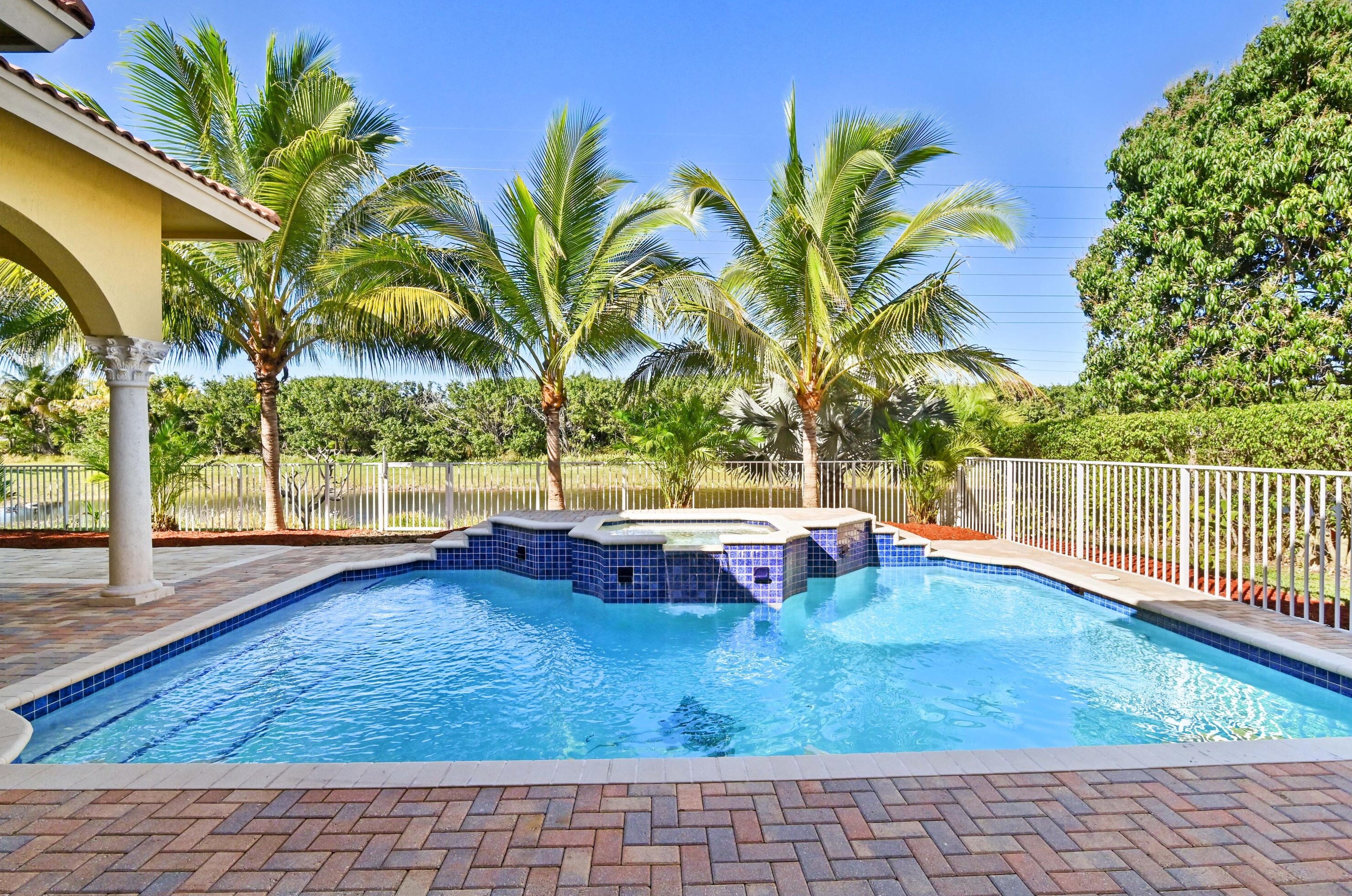 6639 Cobia Cir, Boynton Beach, FL 33437-3642