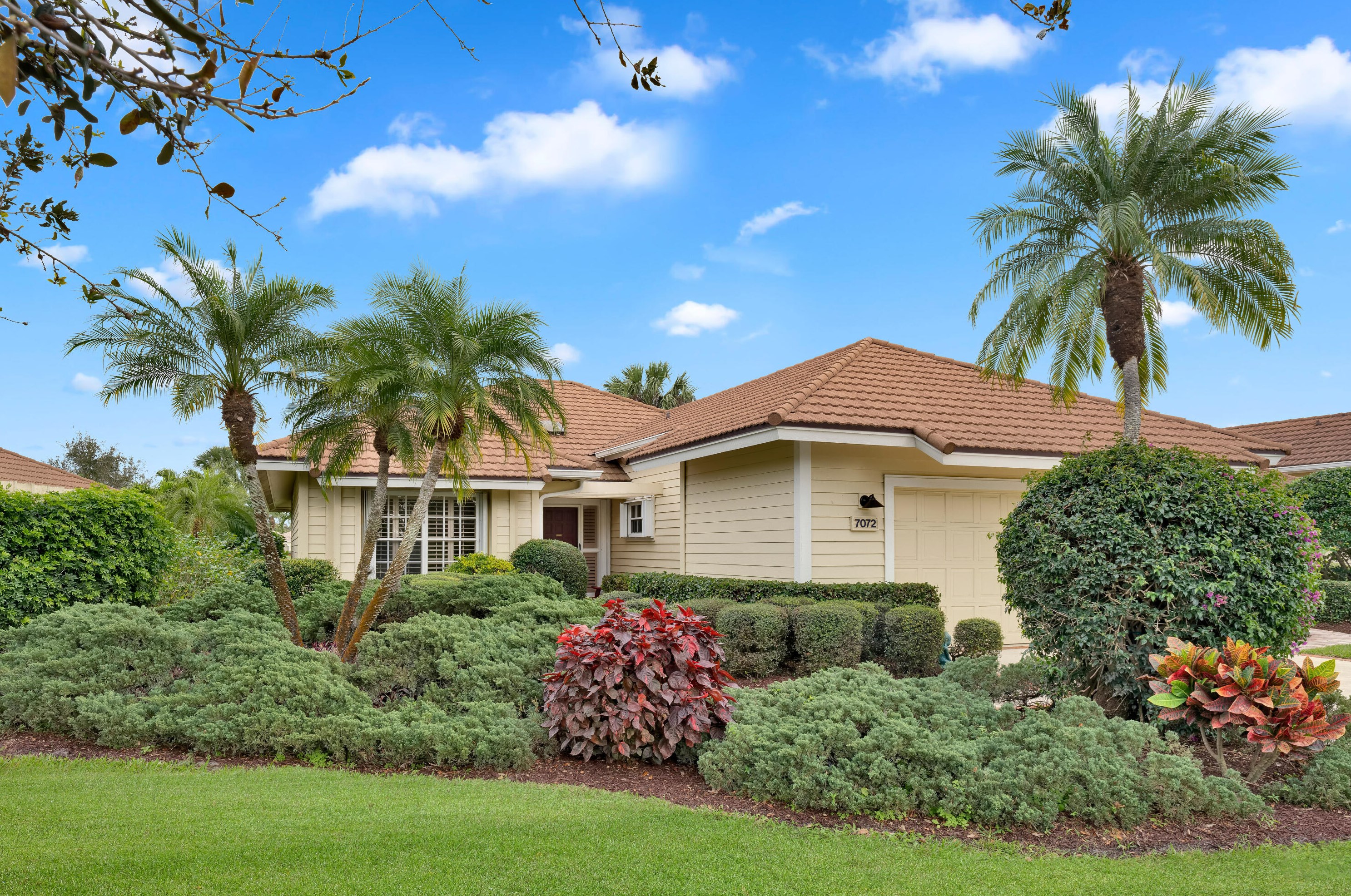 7072 Winged Foot Dr, Stuart, FL 34997-8623