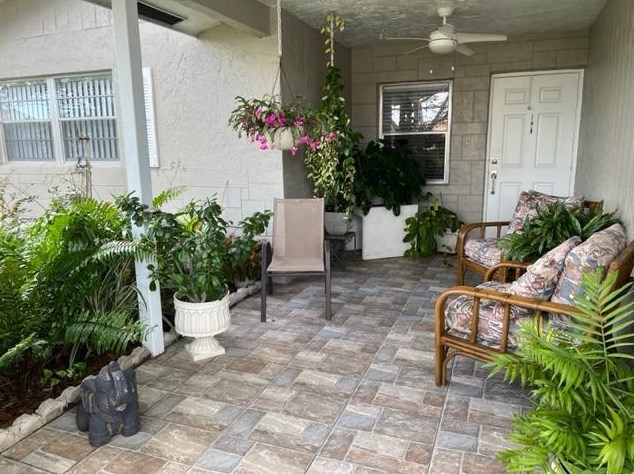 6192 Stanley Ln, Delray Beach, FL 33484