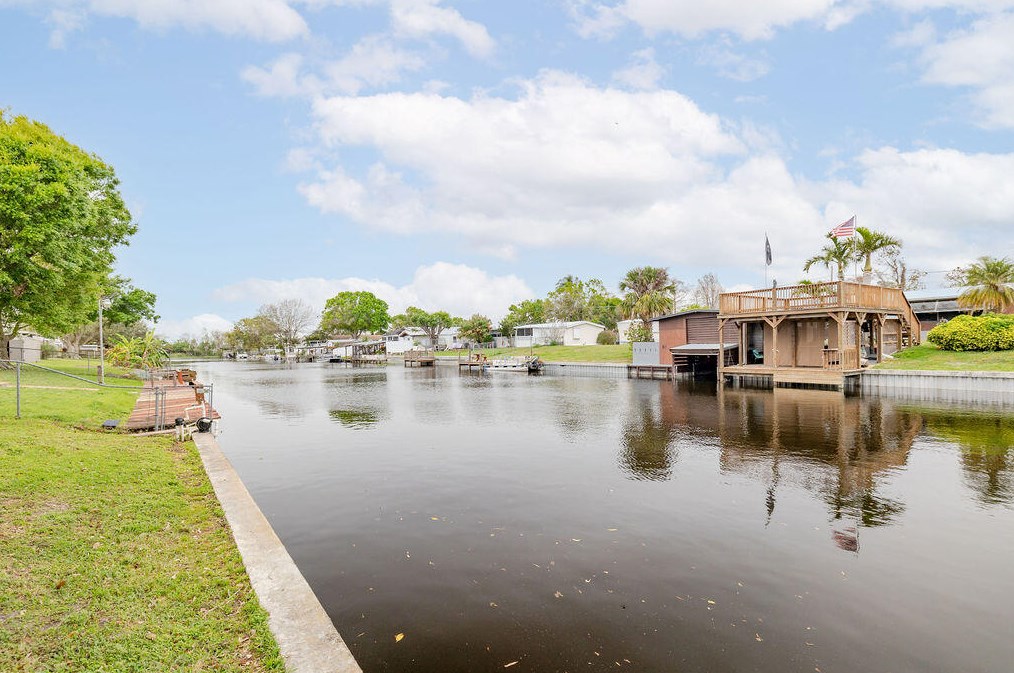 3023 19th Ct, Okeechobee FL  34974-6318 exterior