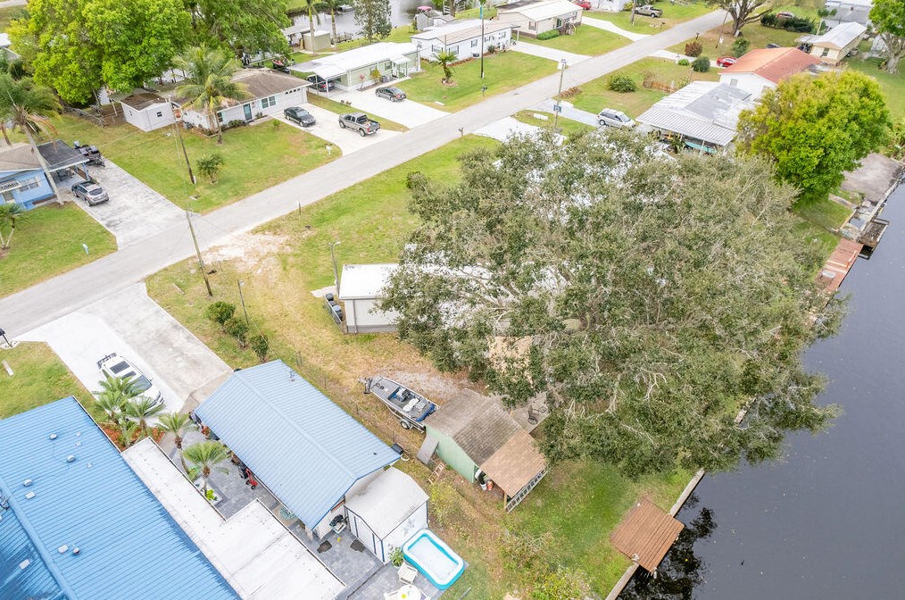 3023 19th Ct, Okeechobee FL  34974-6318 exterior