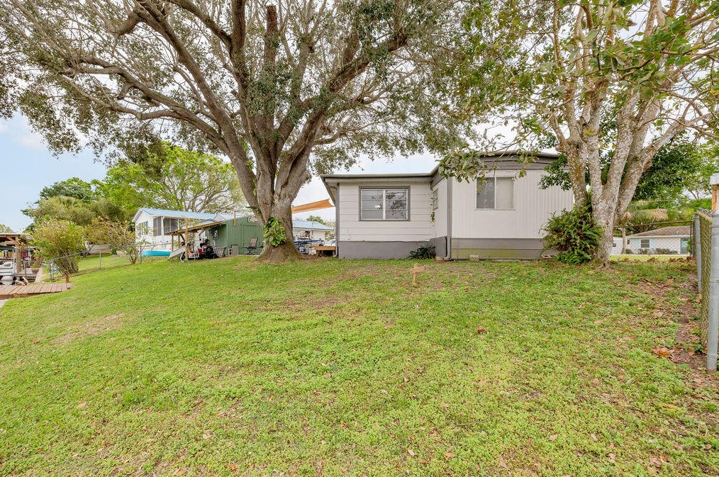 3023 19th Ct, Okeechobee FL  34974-6318 exterior