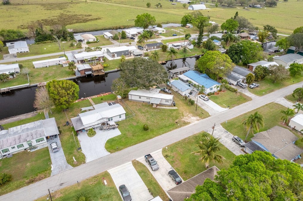 3023 19th Ct, Okeechobee FL  34974-6318 exterior