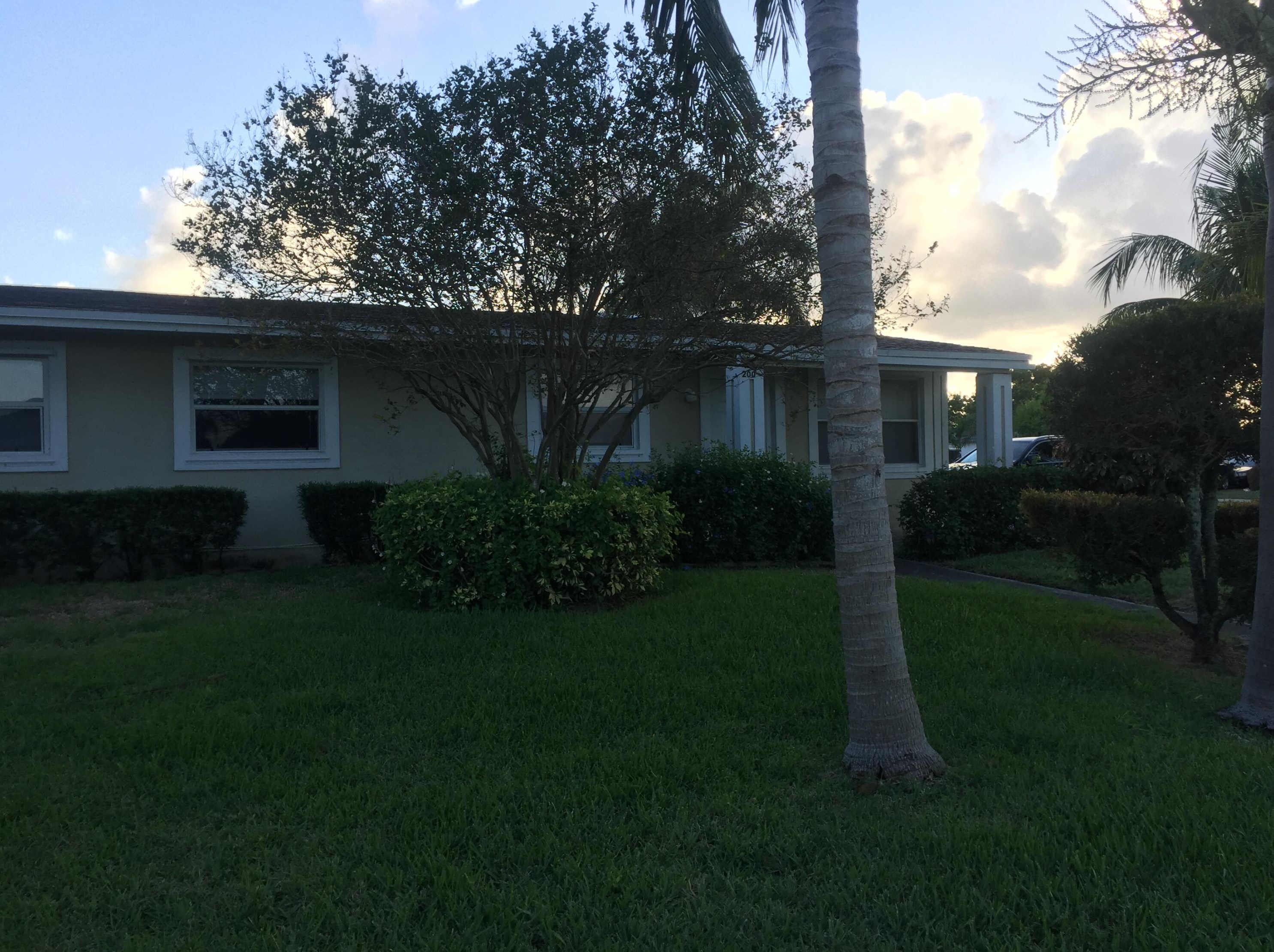 200 Mentone Rd, Boynton Beach, FL 33435