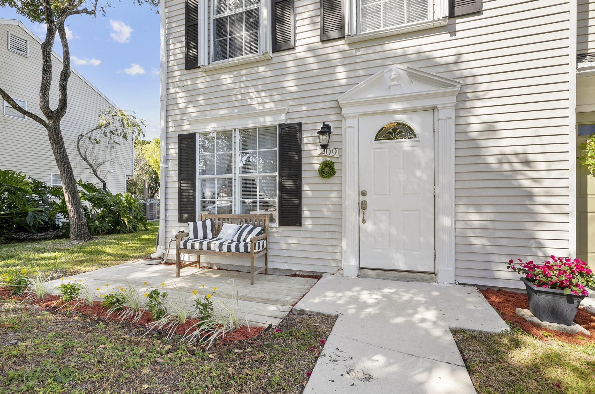 209 Old English Dr, Jupiter, FL 33458-7051