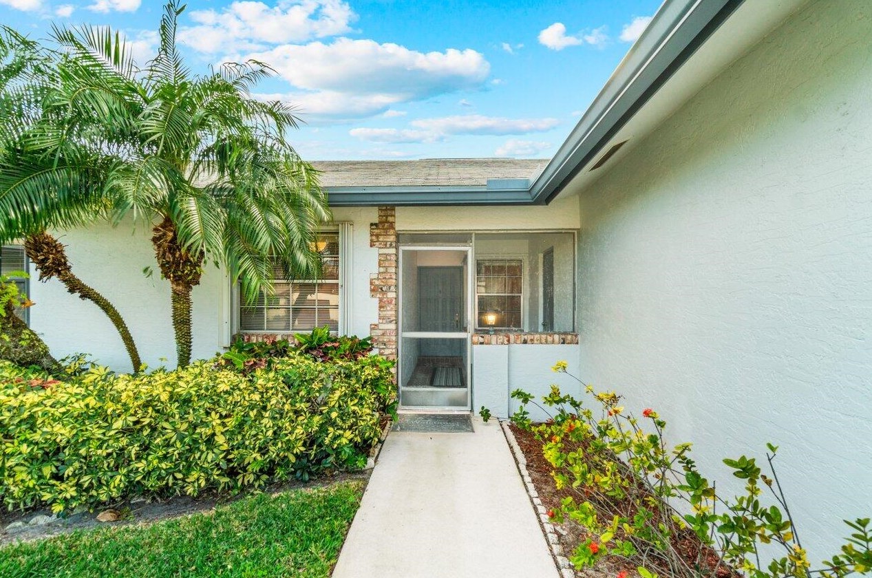 130 Moccasin Trl, Jupiter, FL 33458-7647