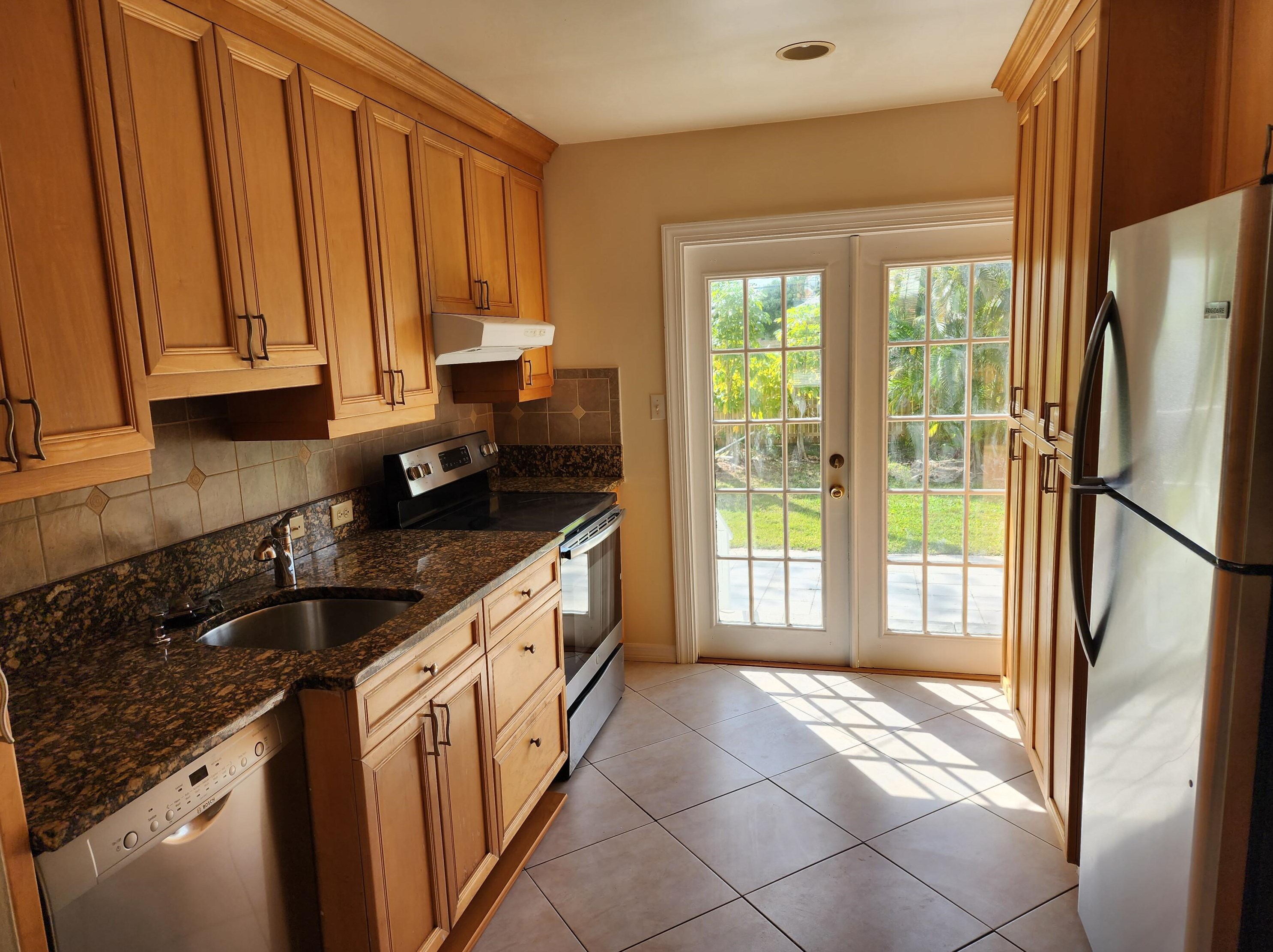 1880 Sw Altman Ave, Fort Pierce, FL 34953