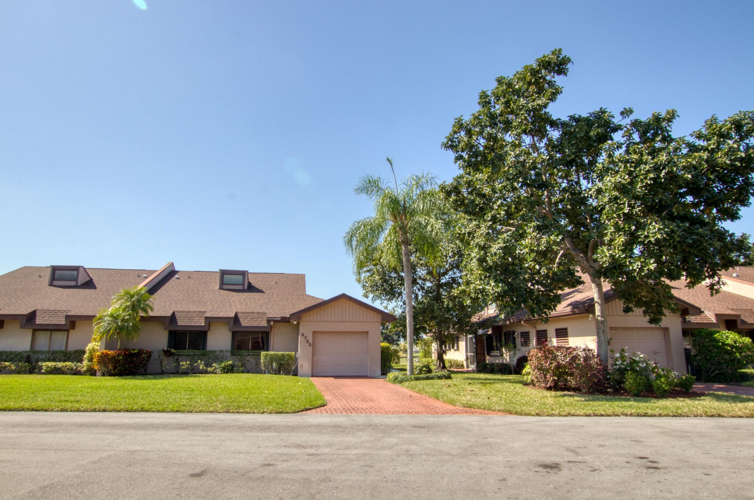 4753 Fountains Dr, Lake Worth, FL 33467-5068