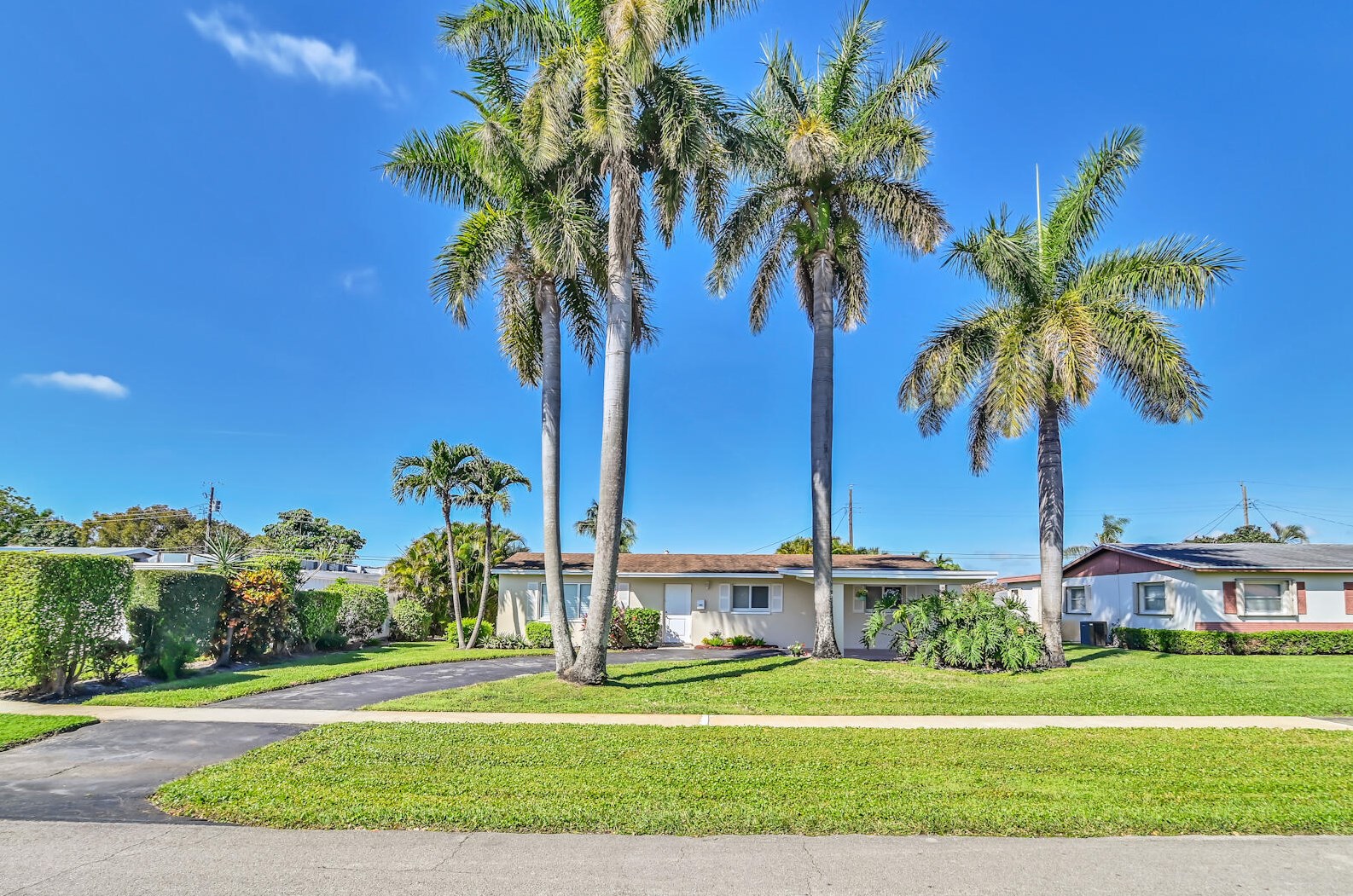 433 San Mateo Dr, Lake Worth, FL 33461-1521