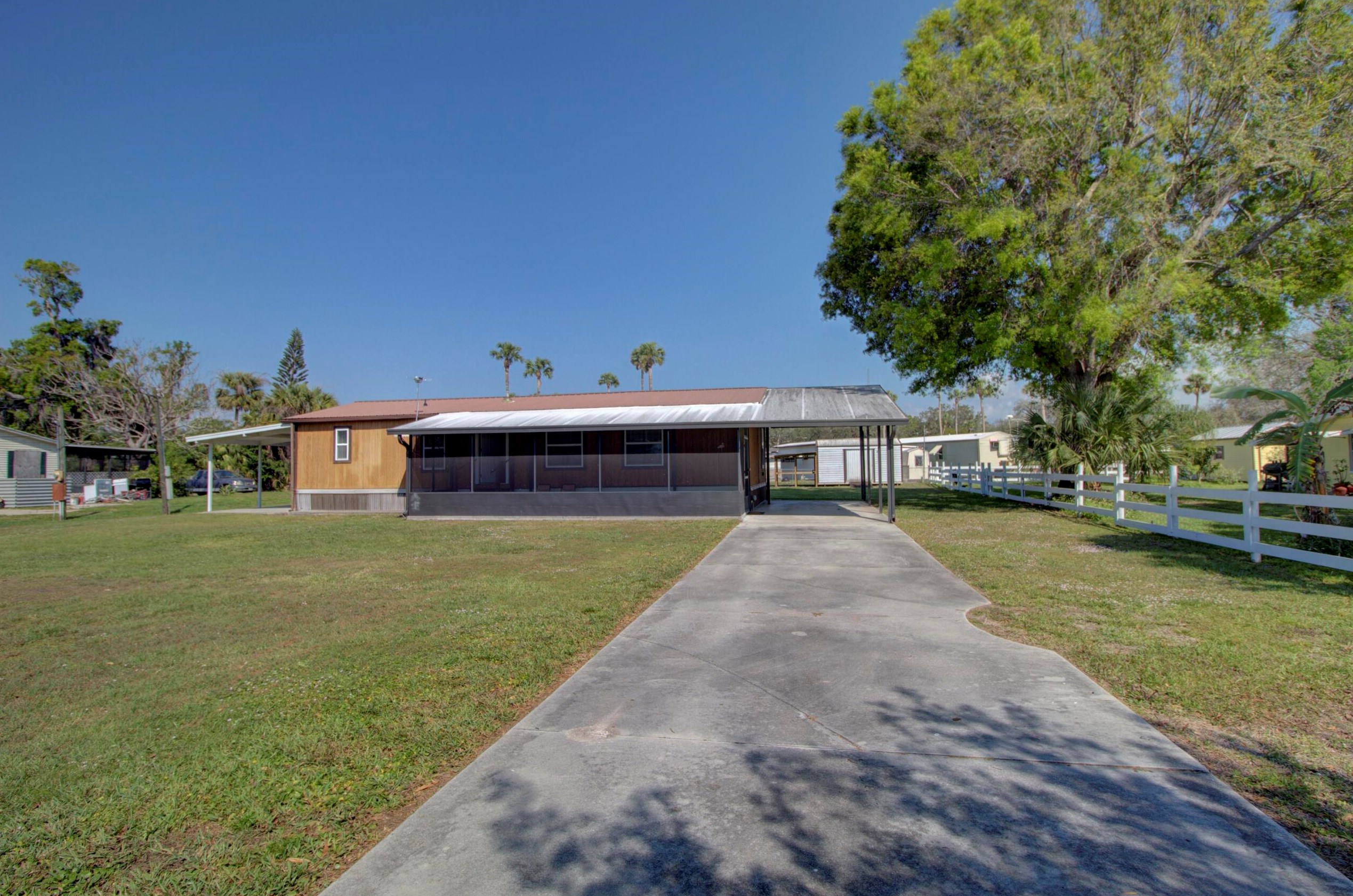 4173 26th St, Okeechobee FL  34974-6576 exterior