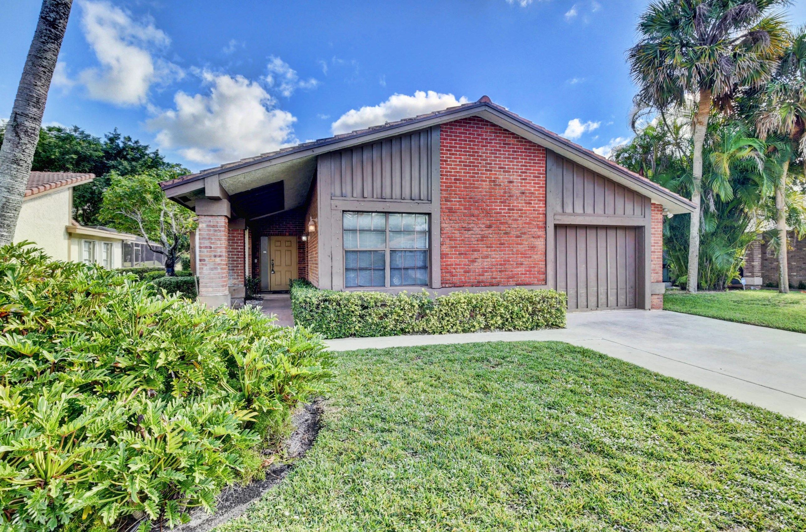 19652 Back Nine Dr, Boca Raton, FL 33498