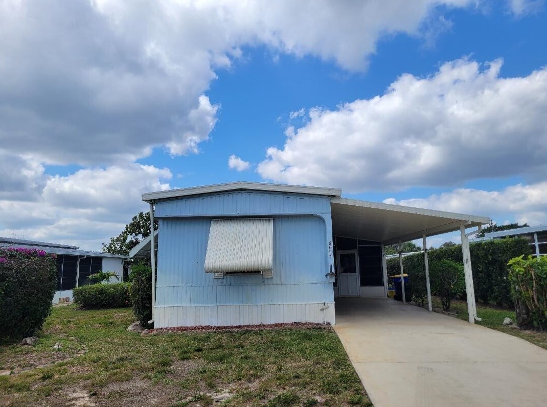 8052 Homestead Ave, Hobe Sound, FL 33455-6031