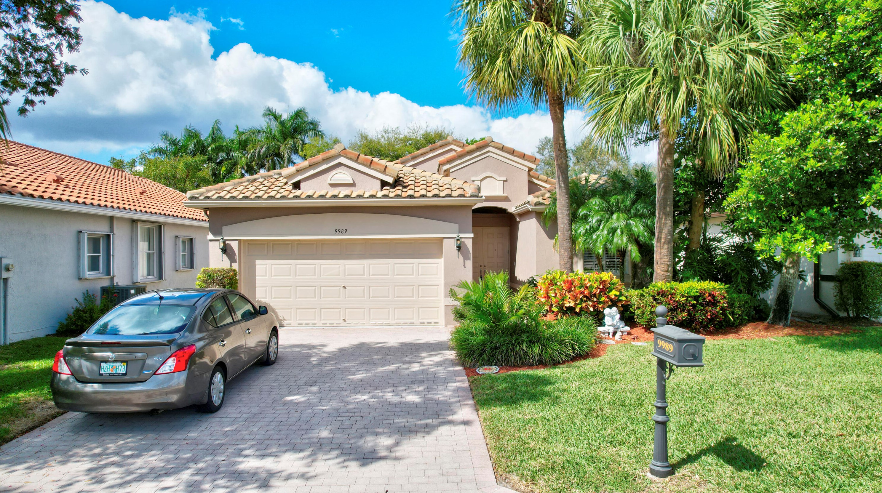 9989 Torino Dr, Lake Worth, FL 33467-6154