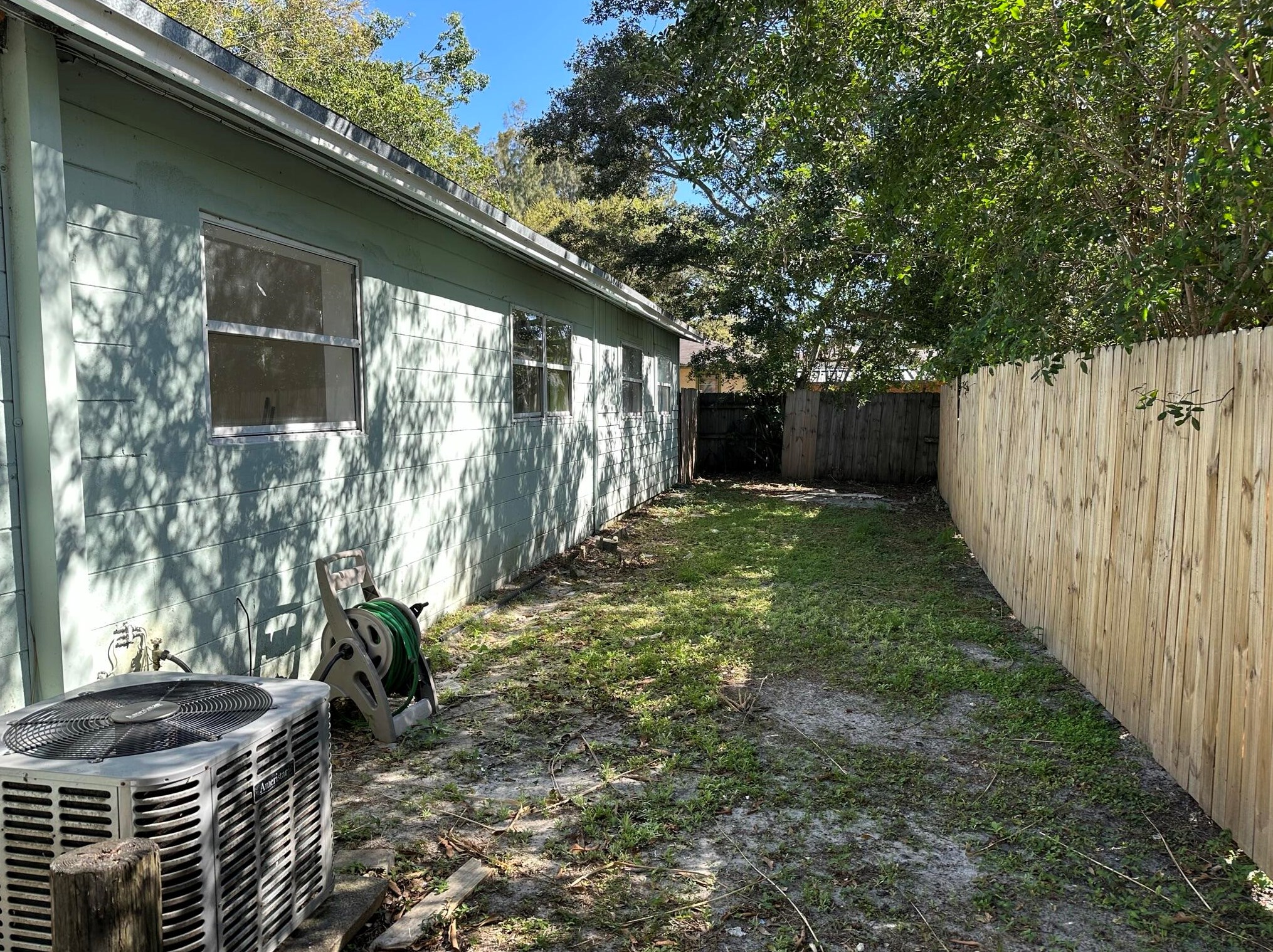 8534 Date St, Hobe Sound, FL 33455-7112