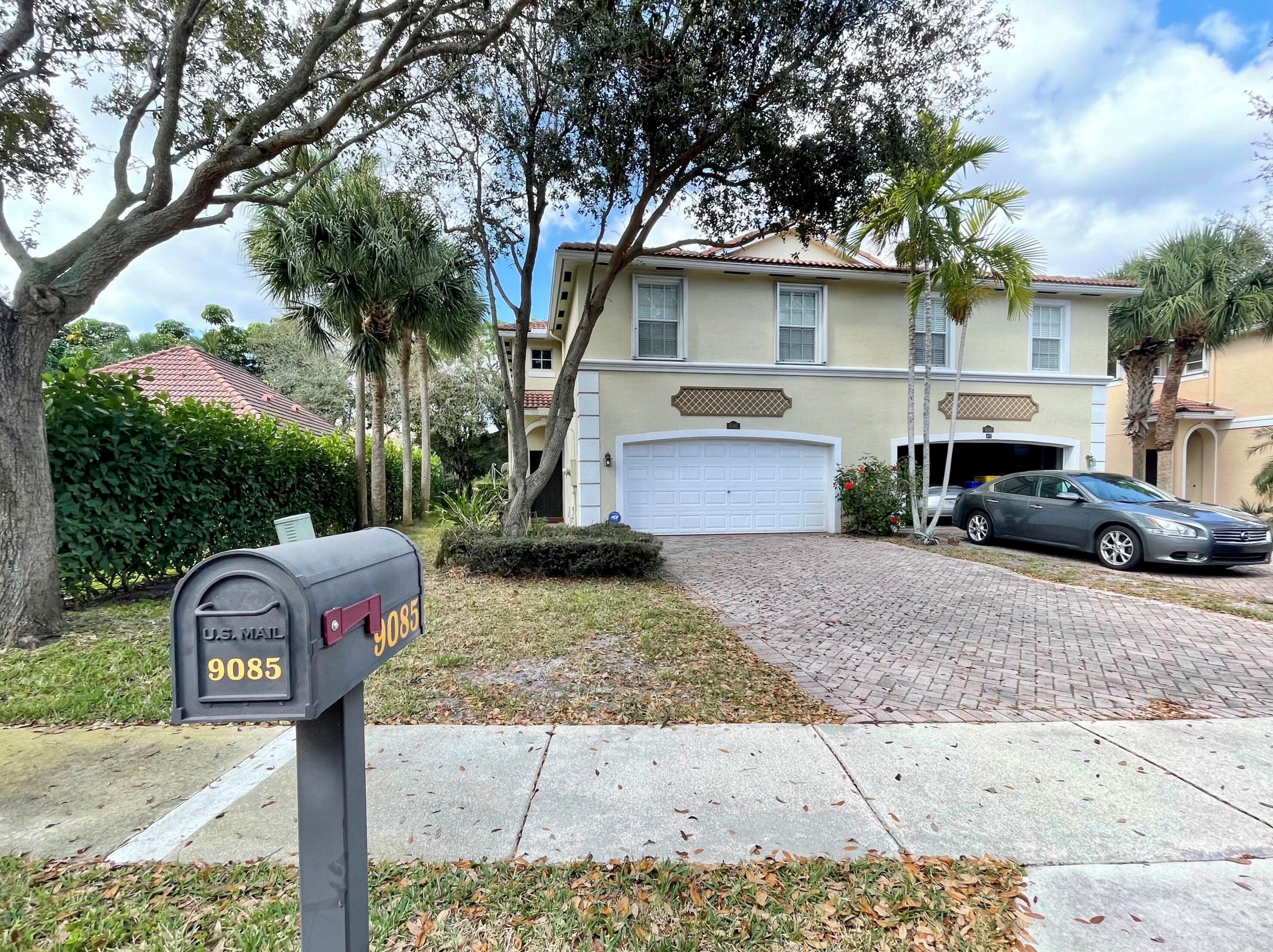 9085 Villa Palma Ln, West Palm Beach, FL 33418