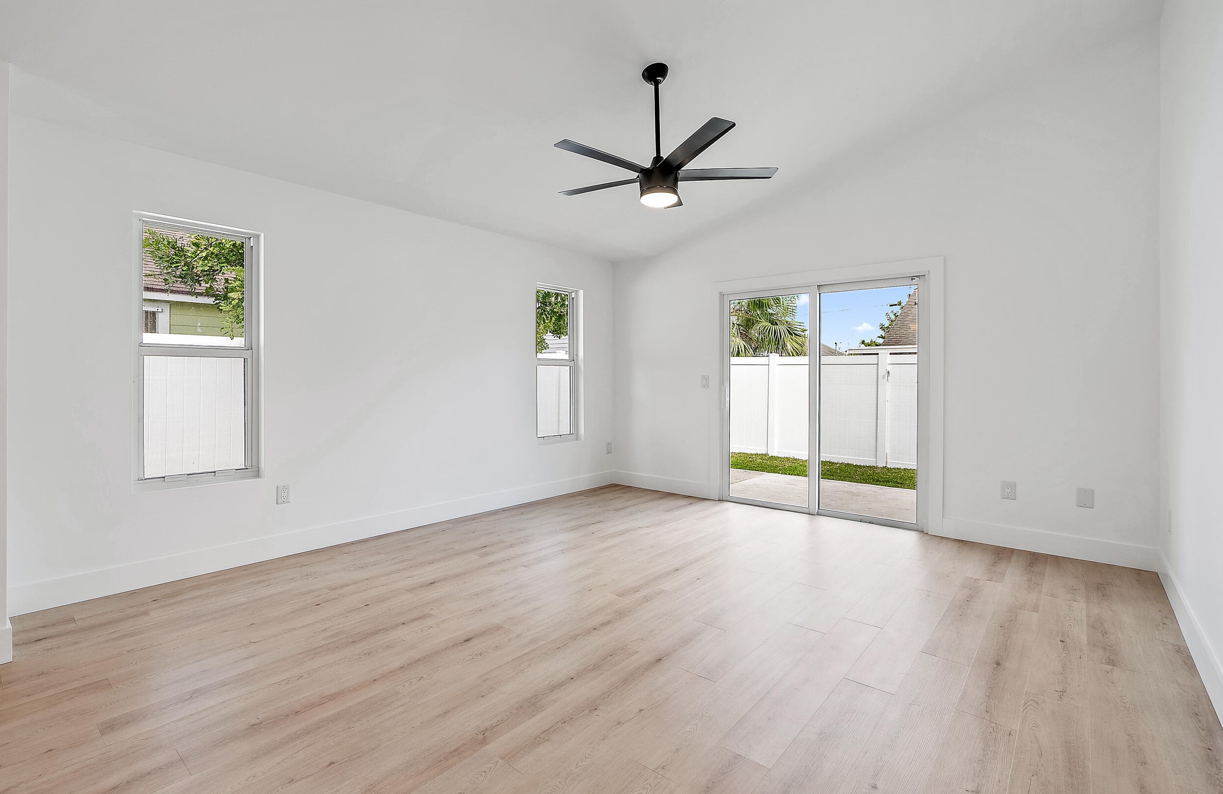 6169 Lucerne St, Jupiter FL  33458-6672 exterior