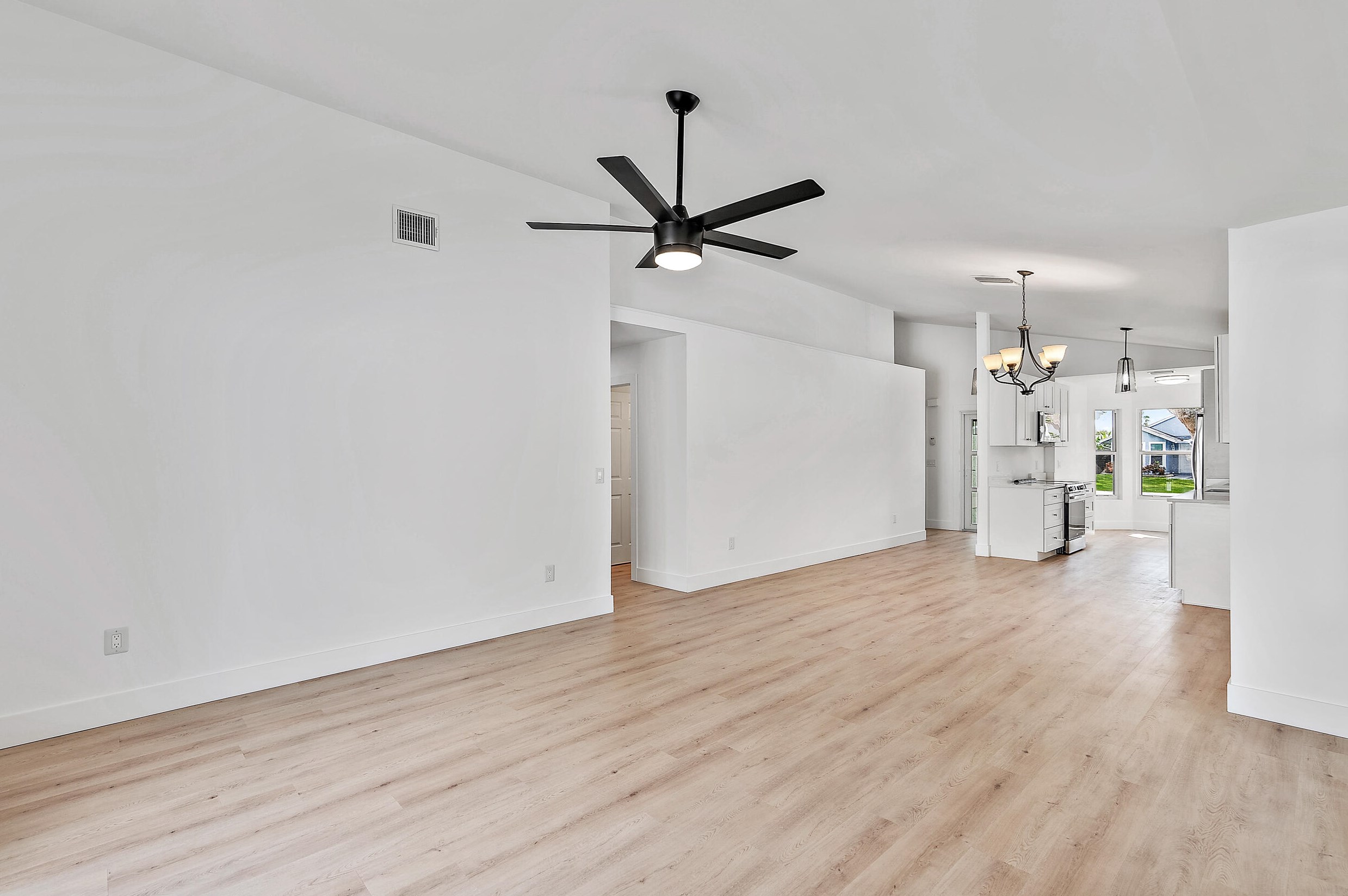 6169 Lucerne St, Jupiter FL  33458-6672 exterior