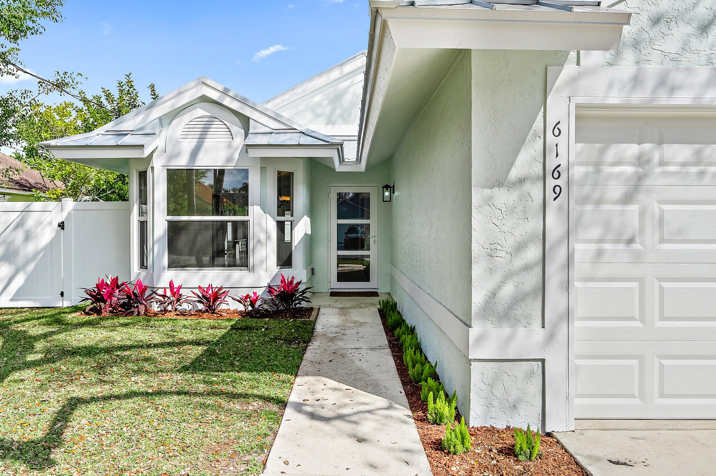 6169 Lucerne St, Jupiter, FL 33458