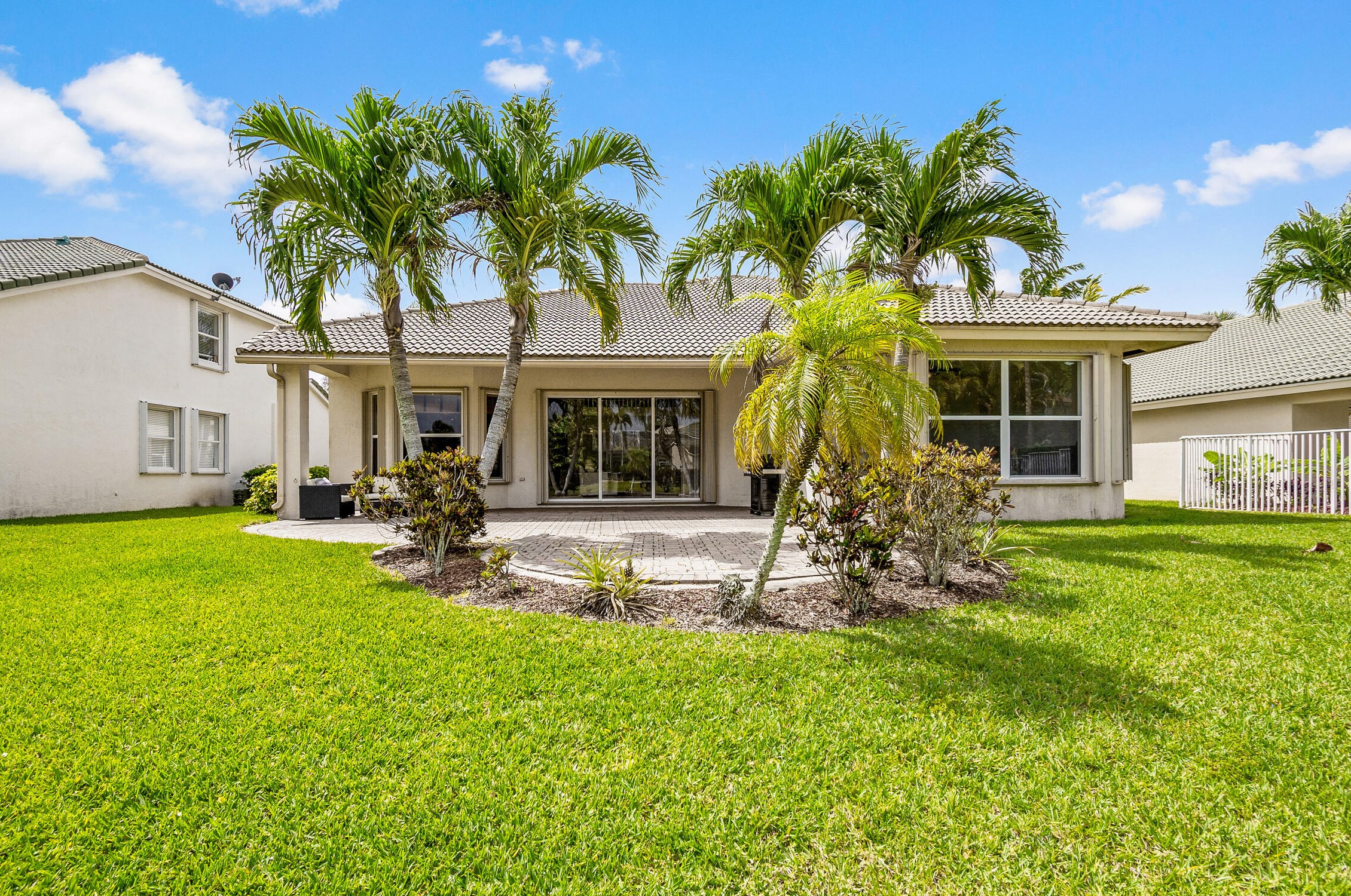 4205 Bahia Isle Cir, Lake Worth, FL 33467-8310