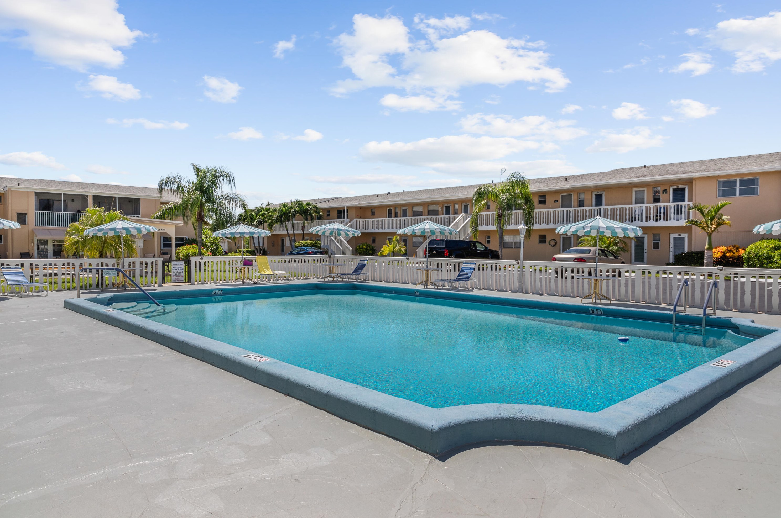 2112 Ne 1st Way Apt 206, Boynton Beach, FL 33435