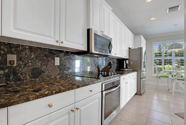 193 Las Brisas Cir, Lake Worth, FL 33462-7016