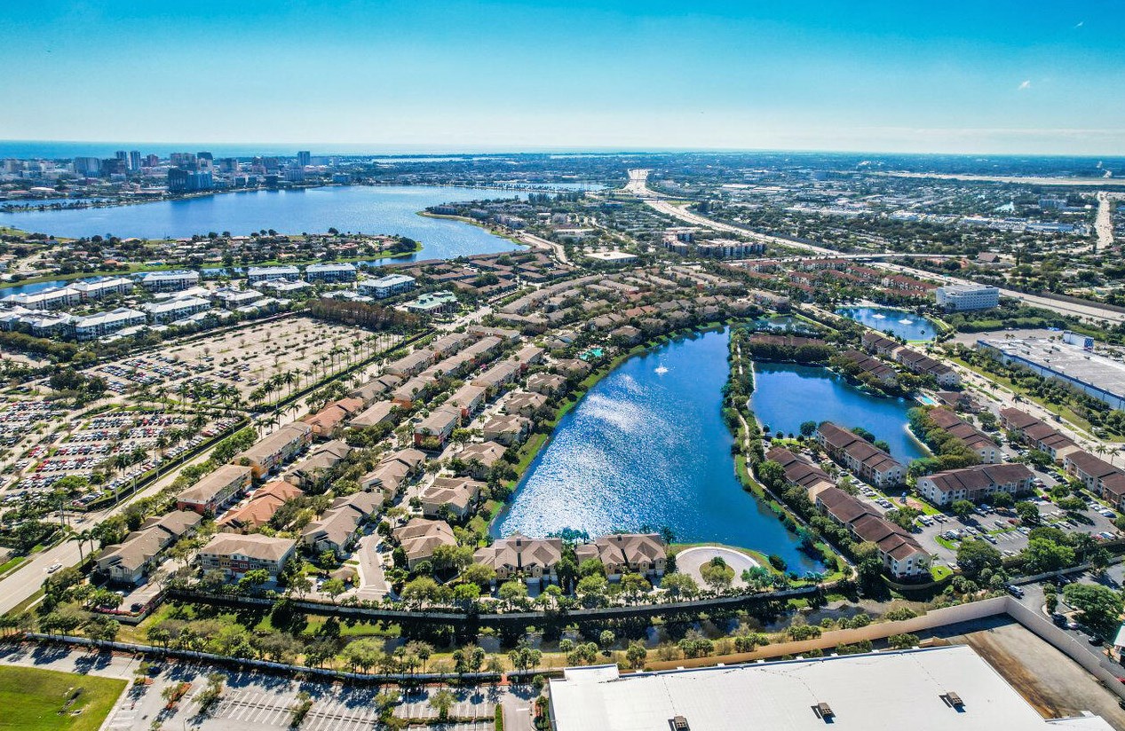 930 Millbrae Ct #6, West Palm Beach, FL 33401