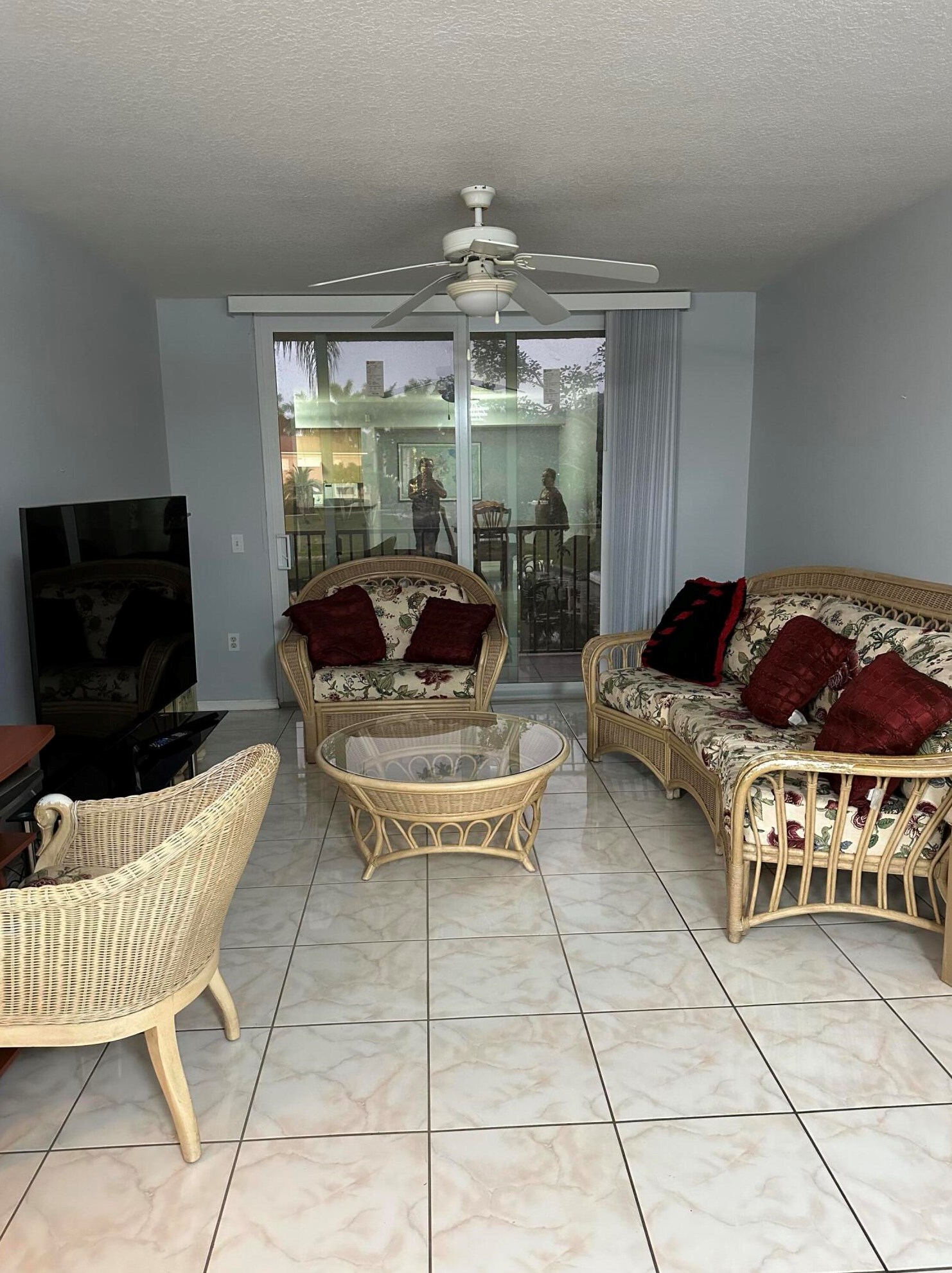 714 Villa Cir, Boynton Beach, FL 33435