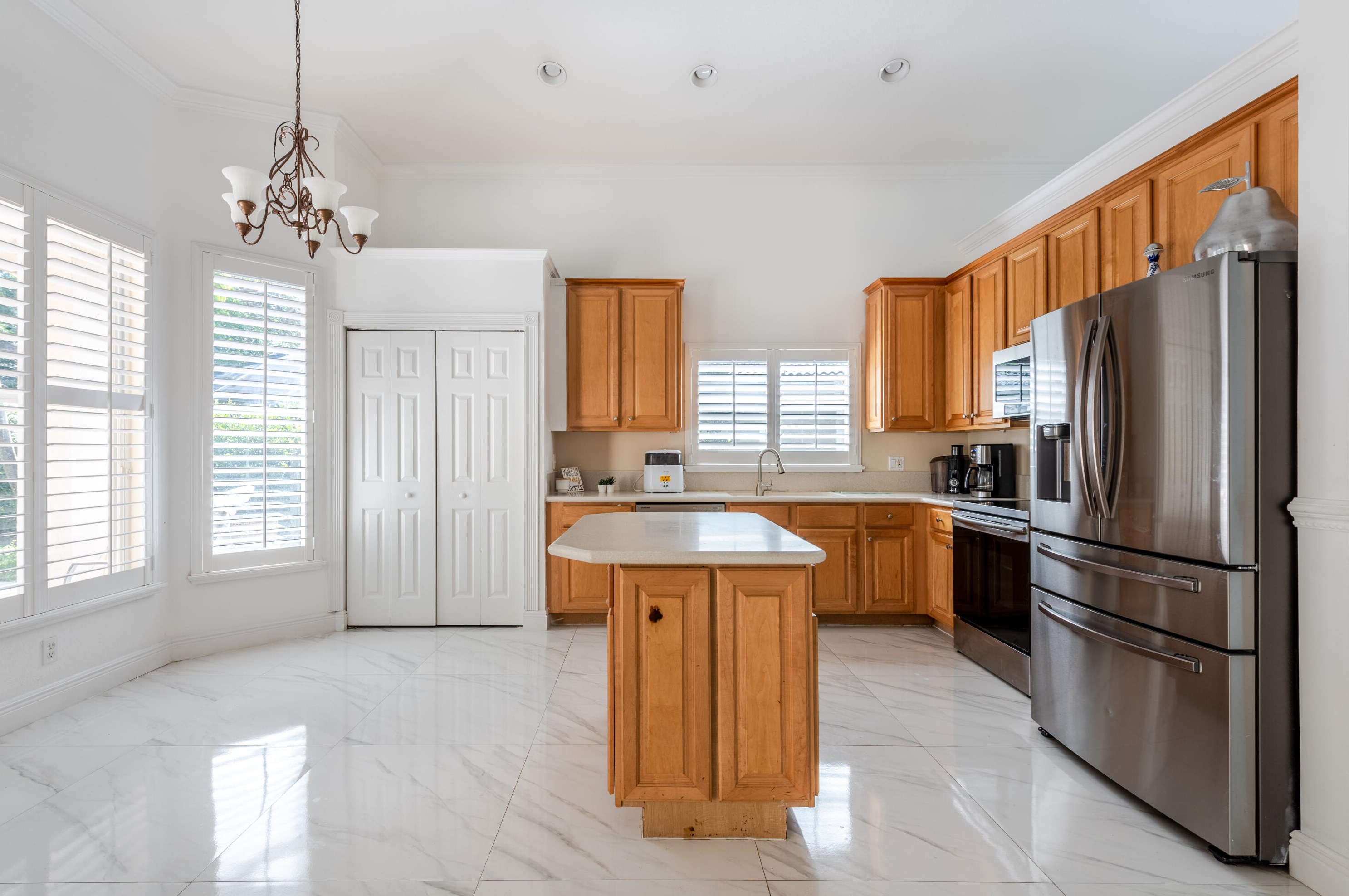 4050 Bahia Isle Cir, Lake Worth FL  33449-8305 exterior