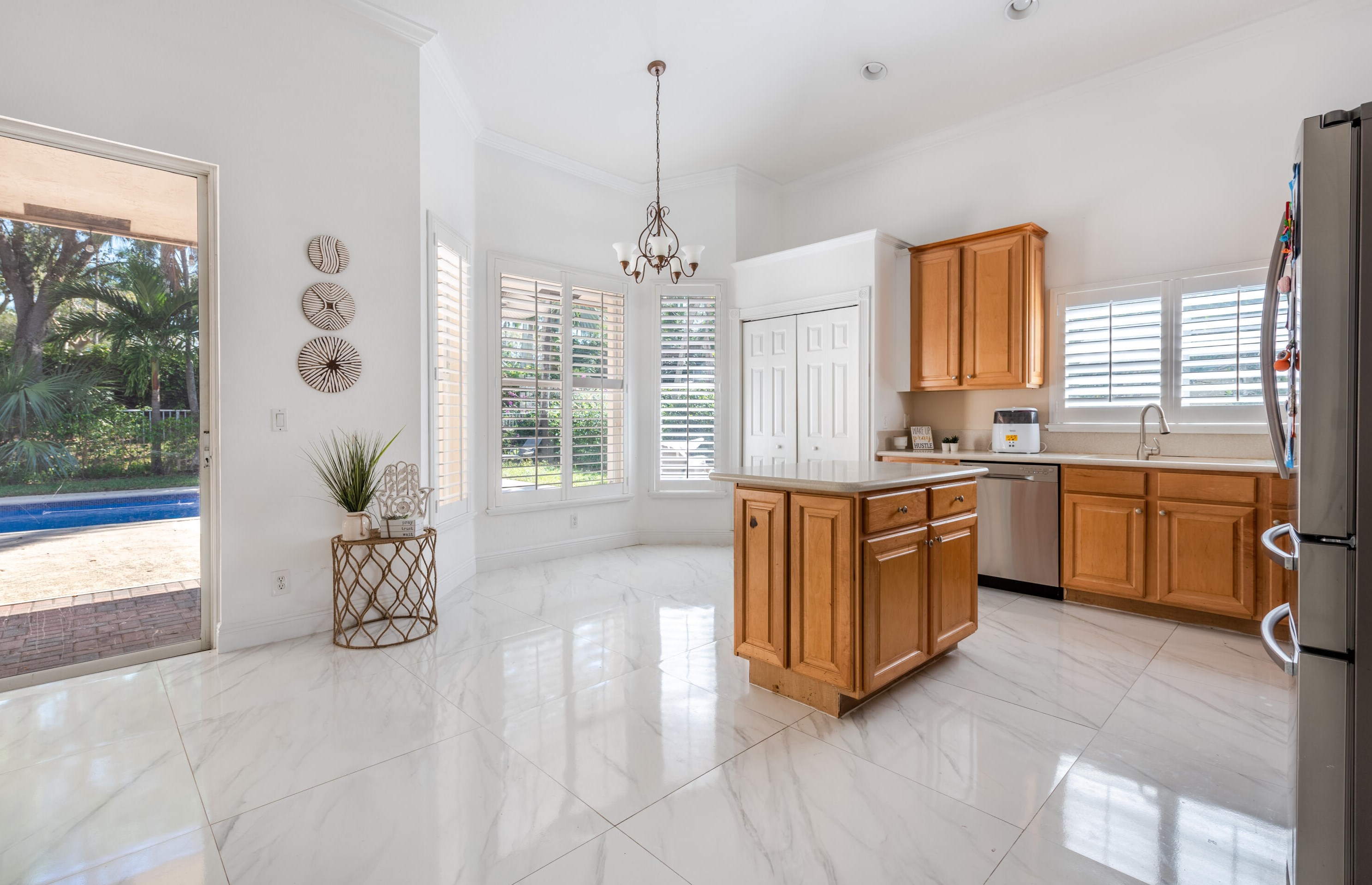 4050 Bahia Isle Cir, Lake Worth FL  33449-8305 exterior