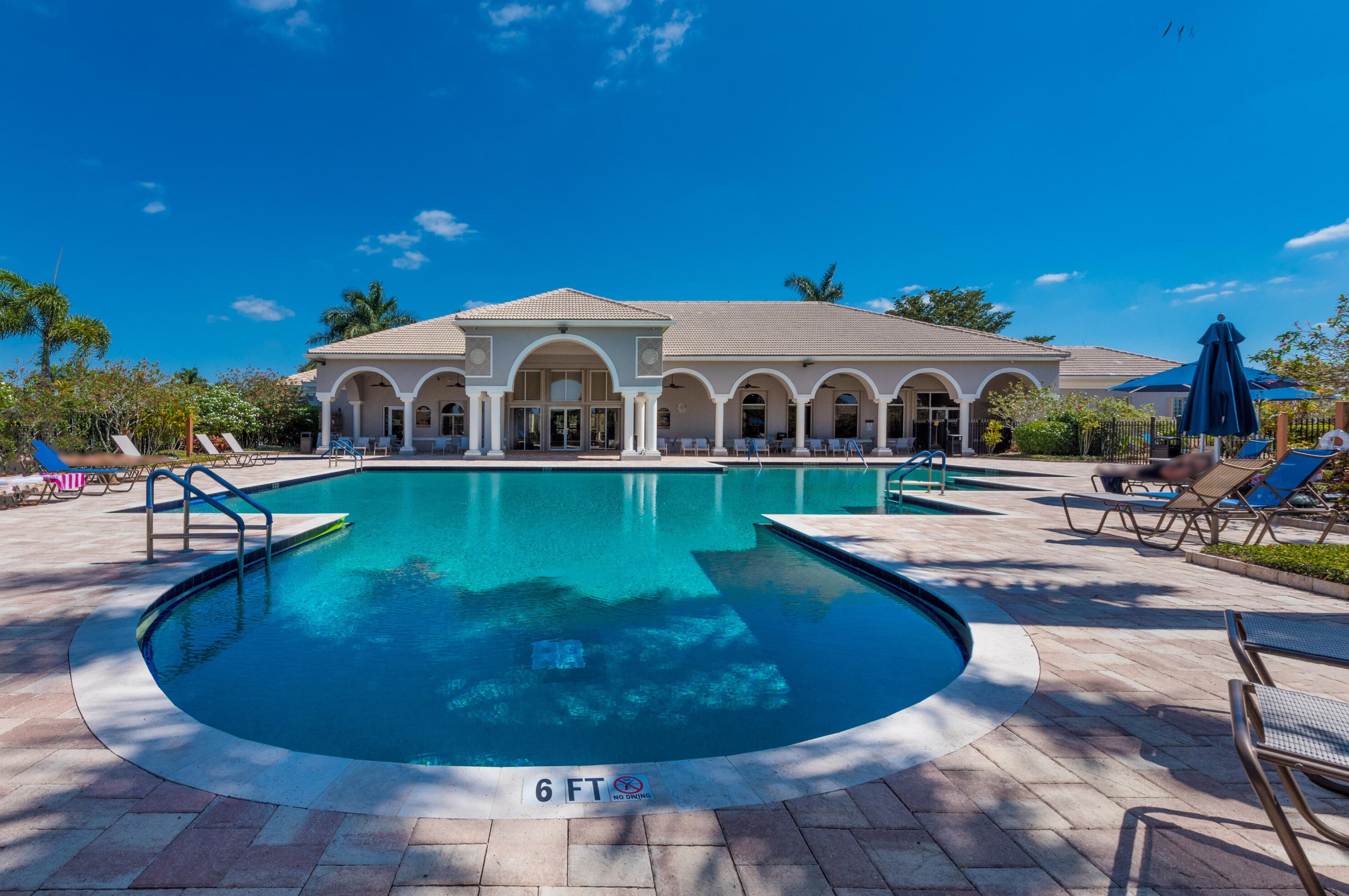 4050 Bahia Isle Cir, Lake Worth FL  33449-8305 exterior