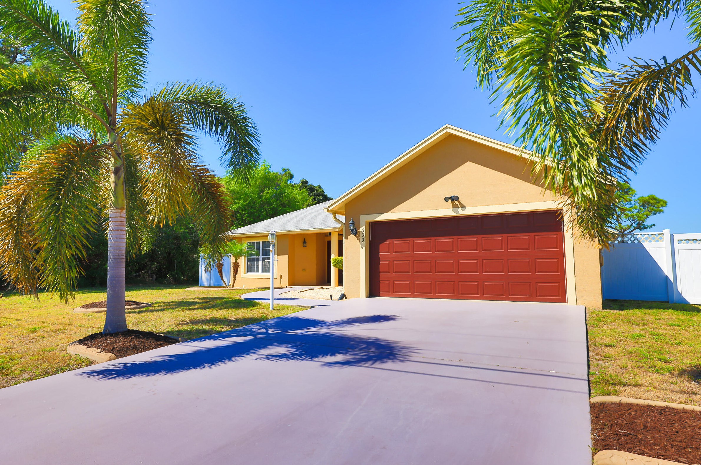 533 Sw Cherryhill Rd, Fort Pierce, FL 34953