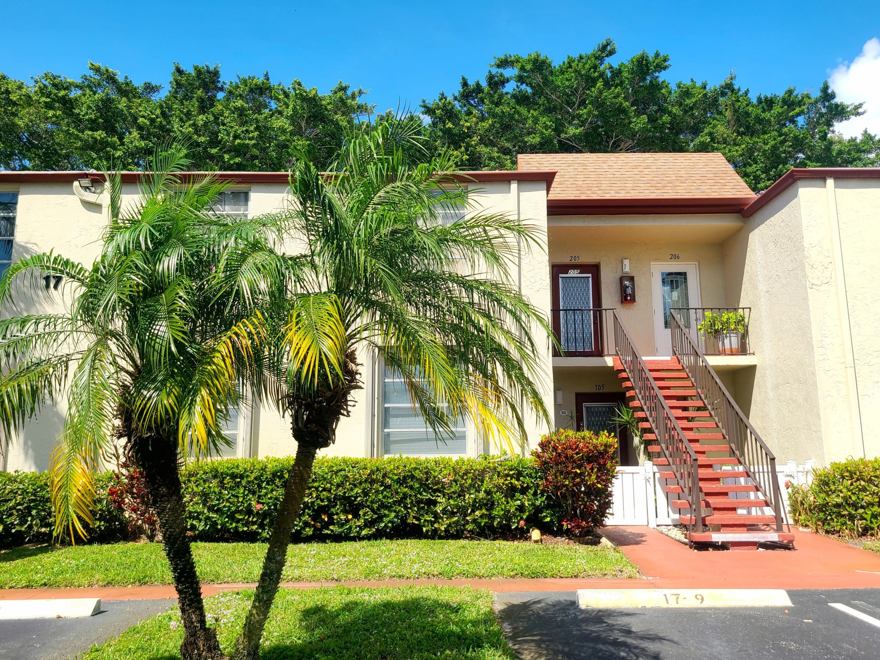 17 Willowbrook Ln #105, Delray Beach, FL 33446
