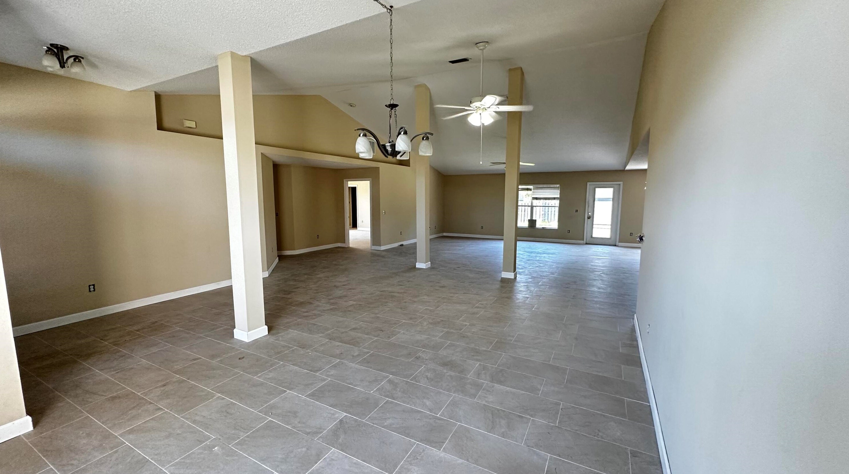 3198 Sw Armucher St, Fort Pierce, FL 34953