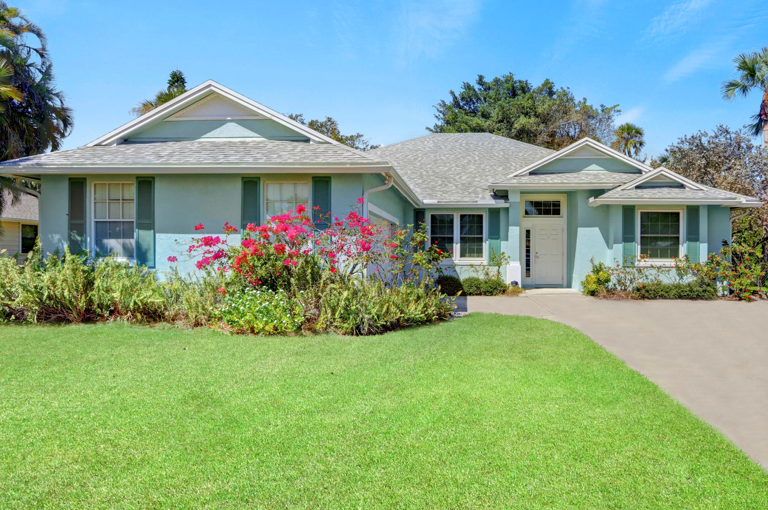 8361 Pilots Cove Ter, Hobe Sound, FL 33455-3934