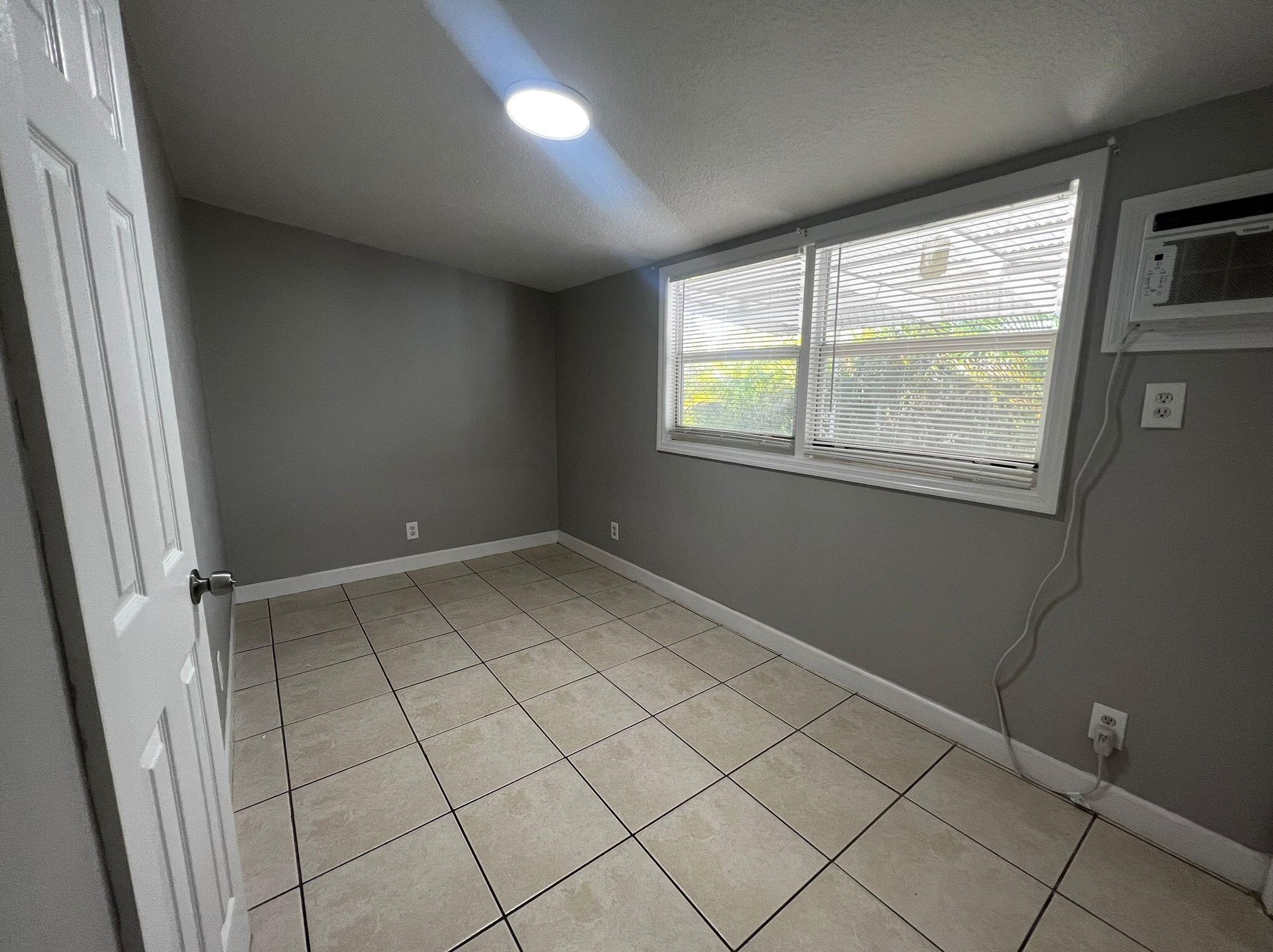 2843 Forest Hill Blvd #5, West Palm Beach, FL 33406